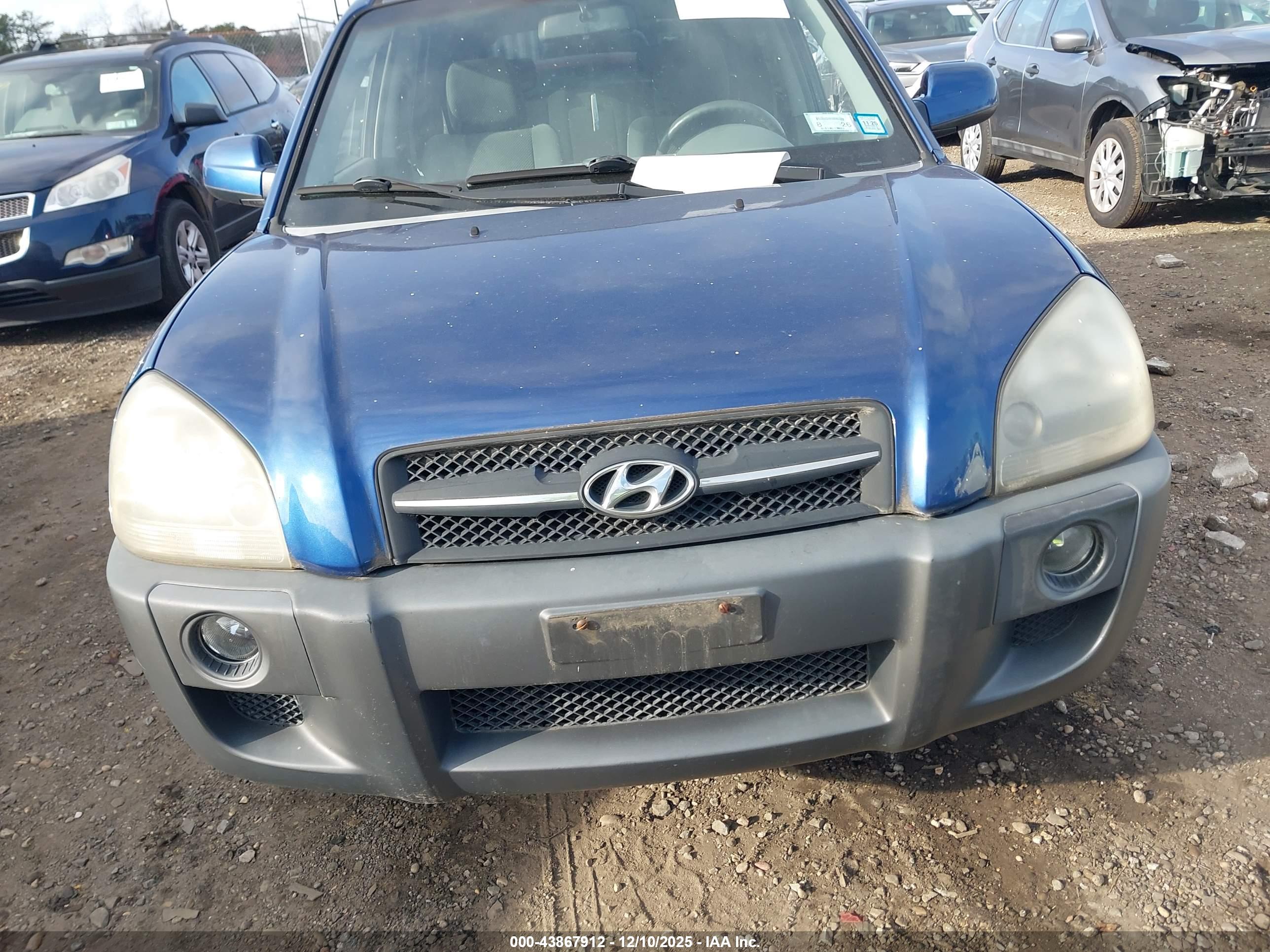 HYUNDAI TUCSON image 6