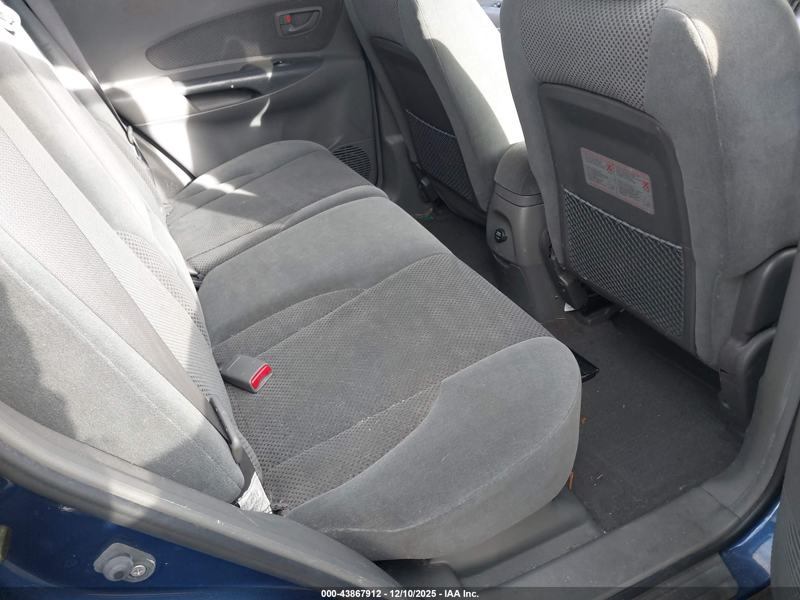 HYUNDAI TUCSON image 8