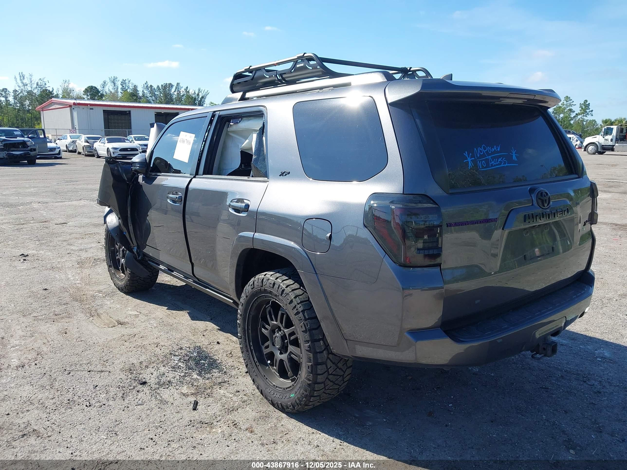 TOYOTA 4RUNNER image 3