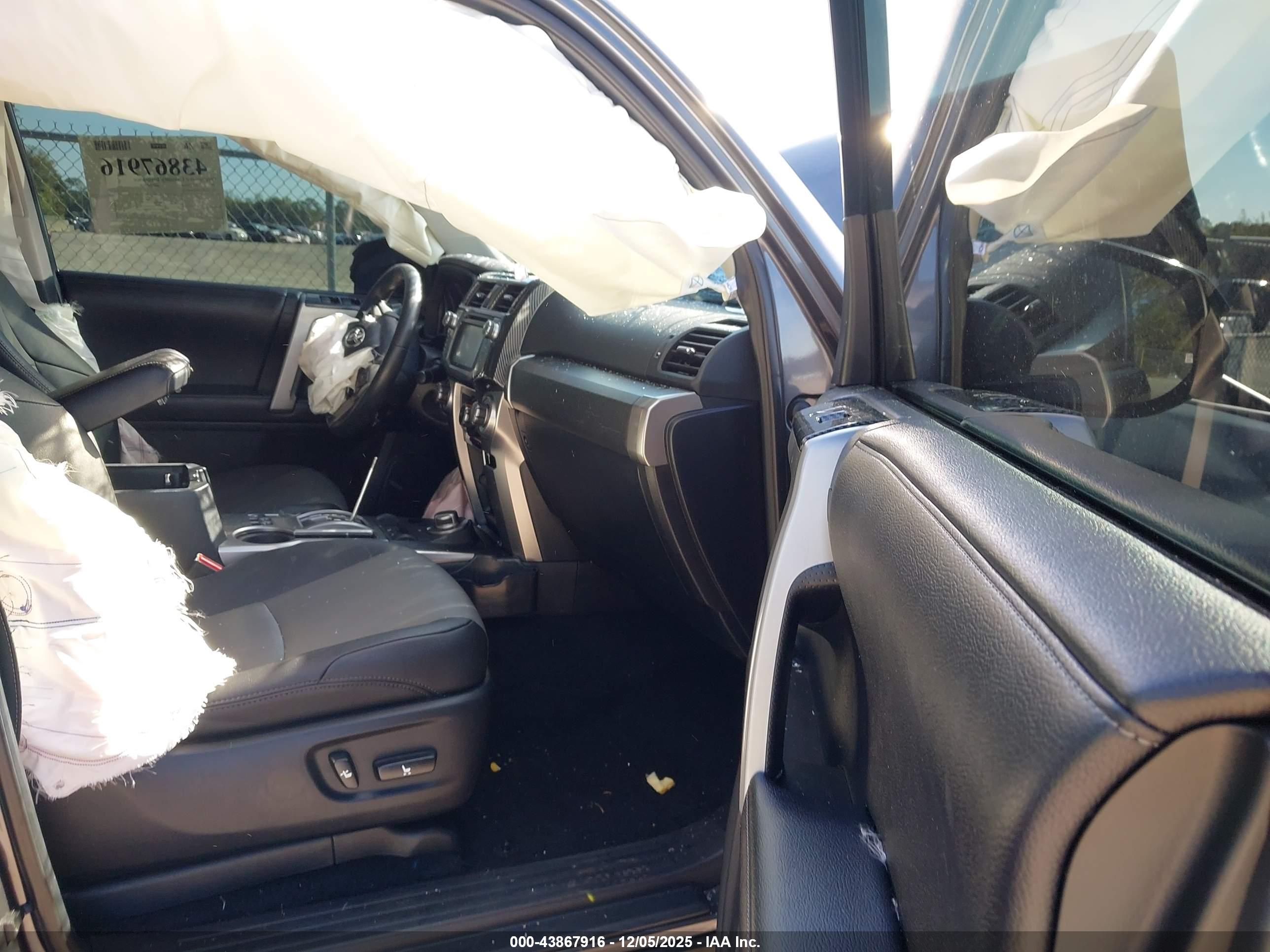TOYOTA 4RUNNER image 5