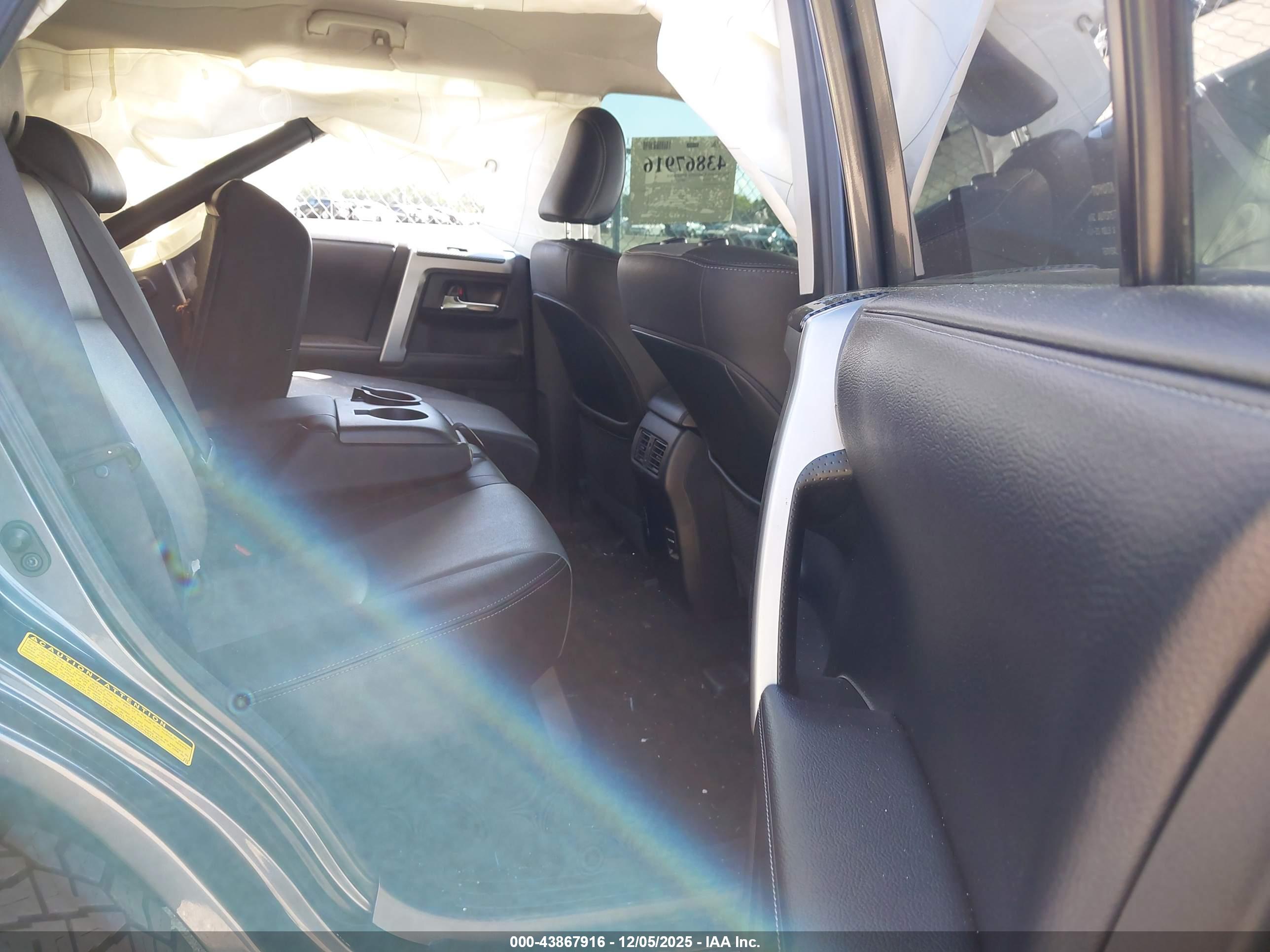 TOYOTA 4RUNNER image 8