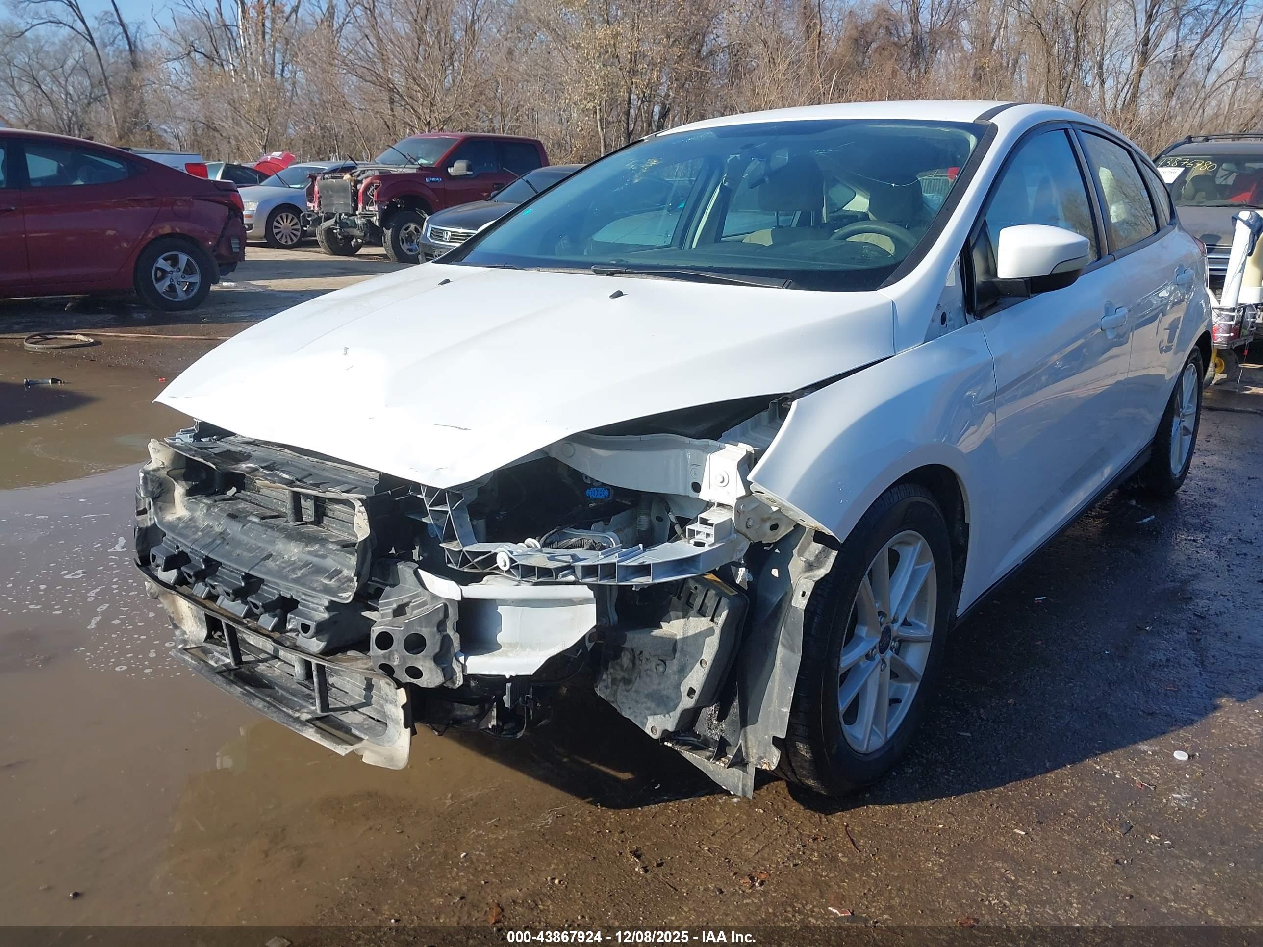 FORD FOCUS image 2