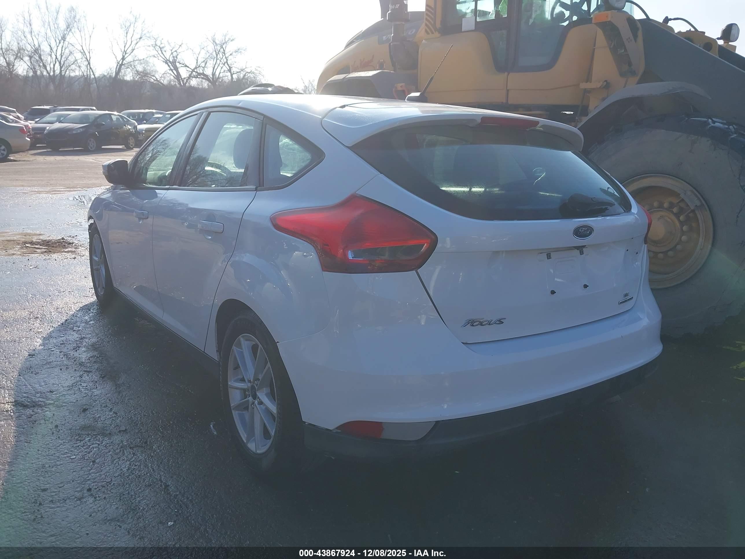FORD FOCUS image 3