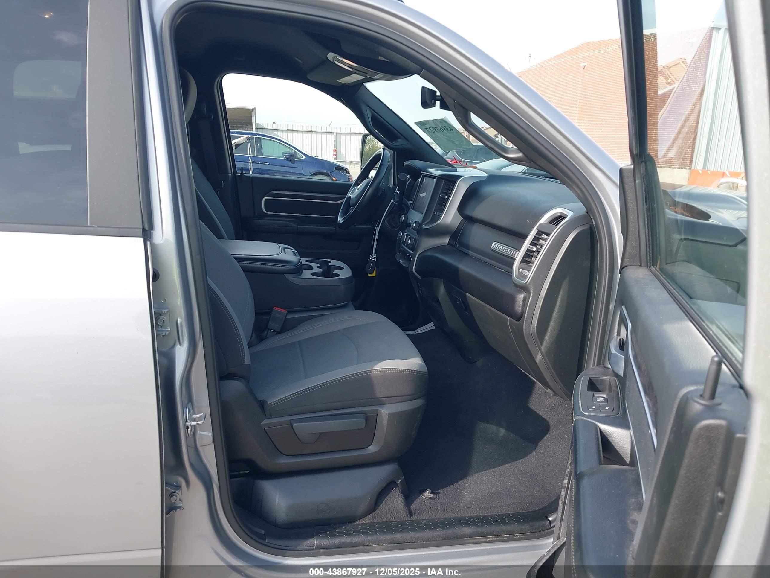 RAM 2500 image 5