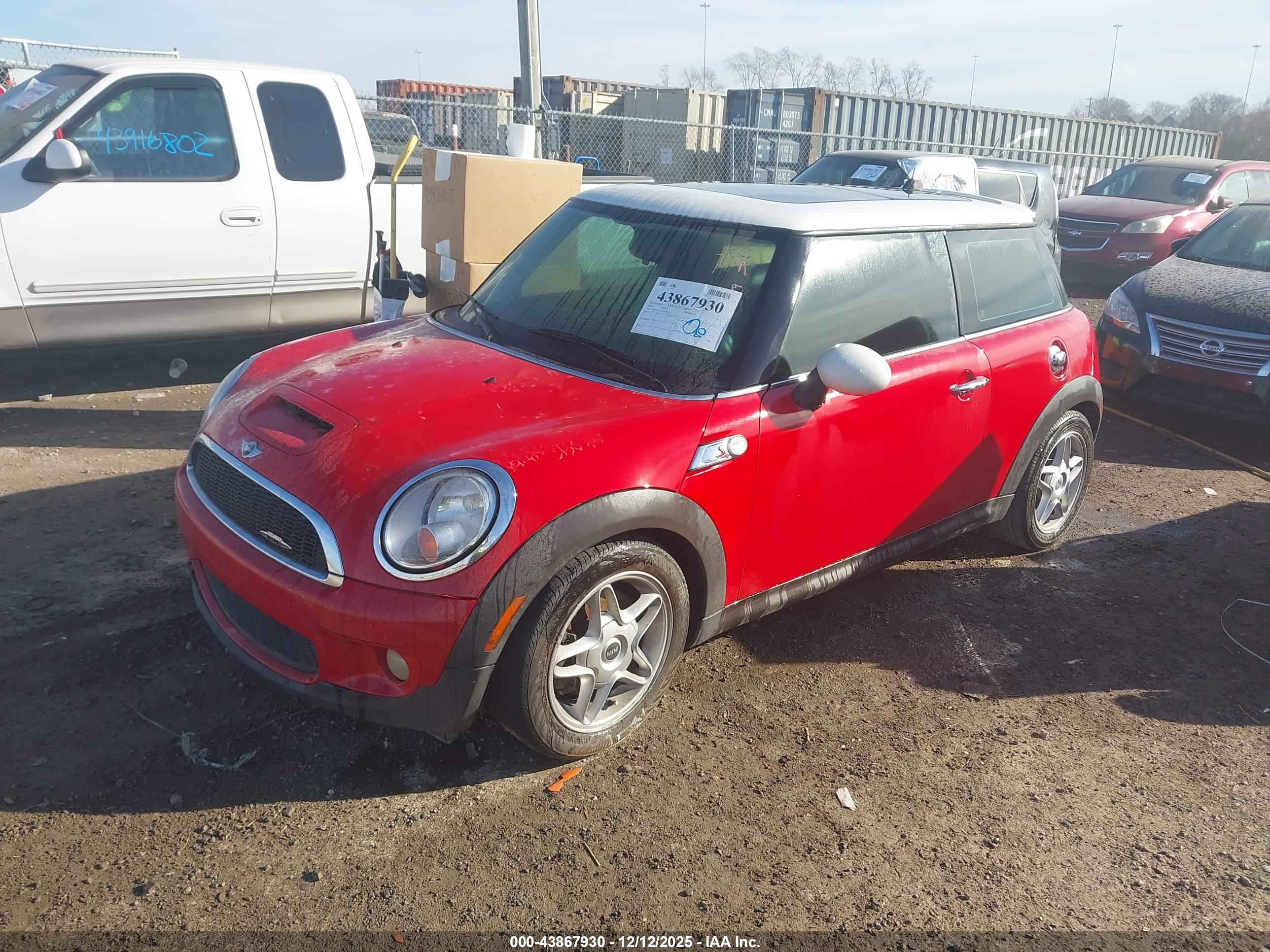 MINI COOPER image 2