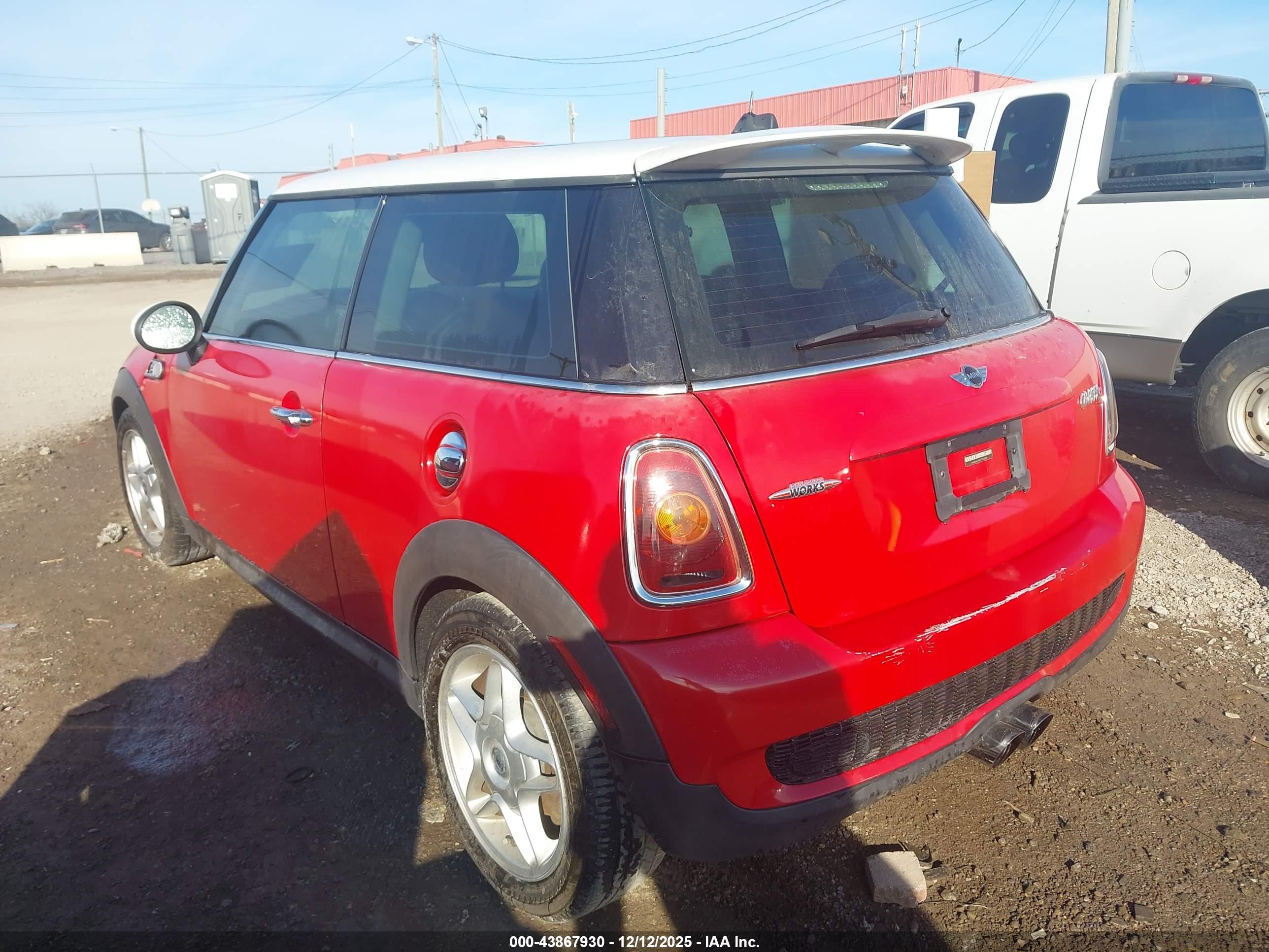 MINI COOPER image 3