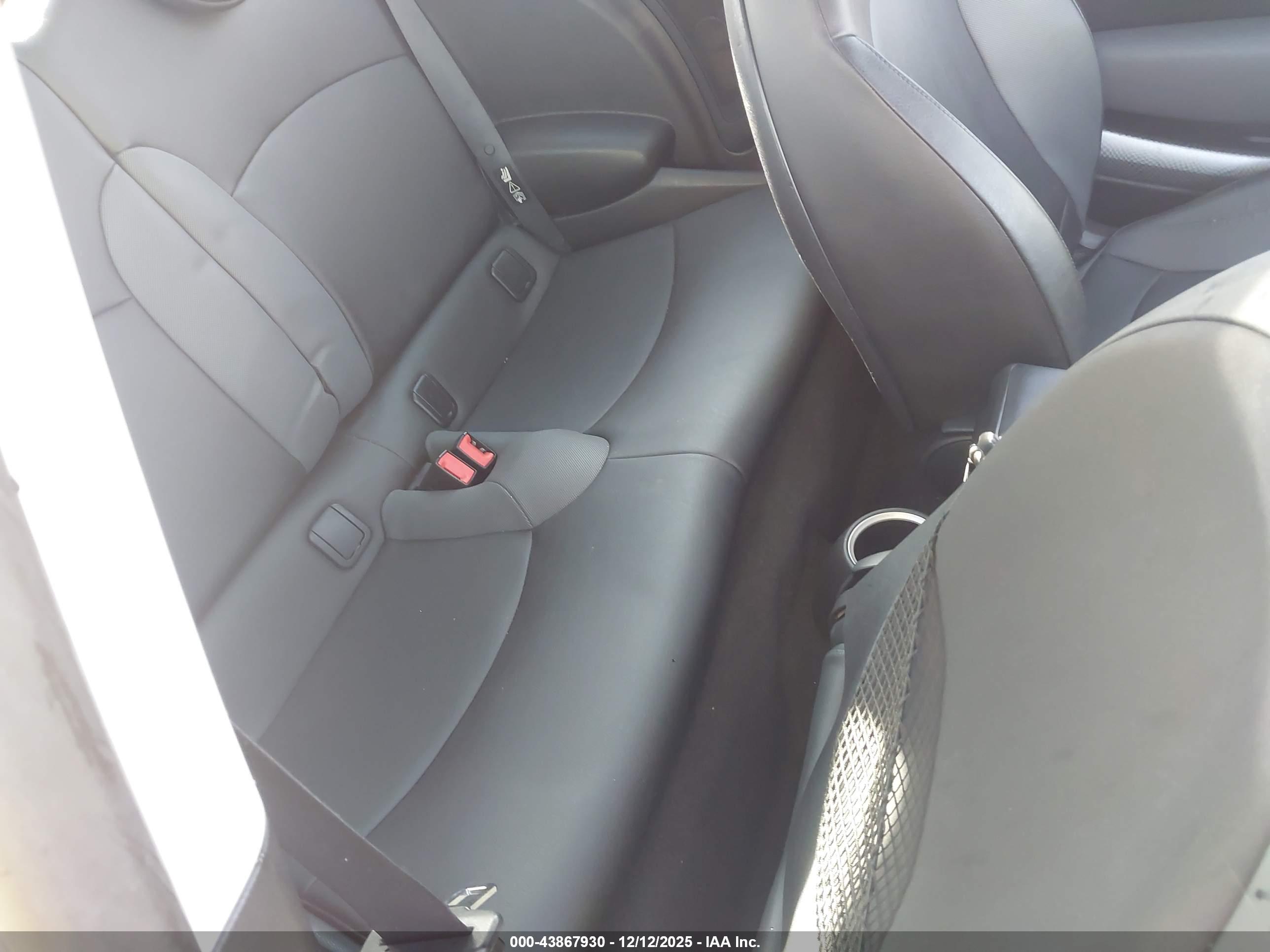 MINI COOPER image 8