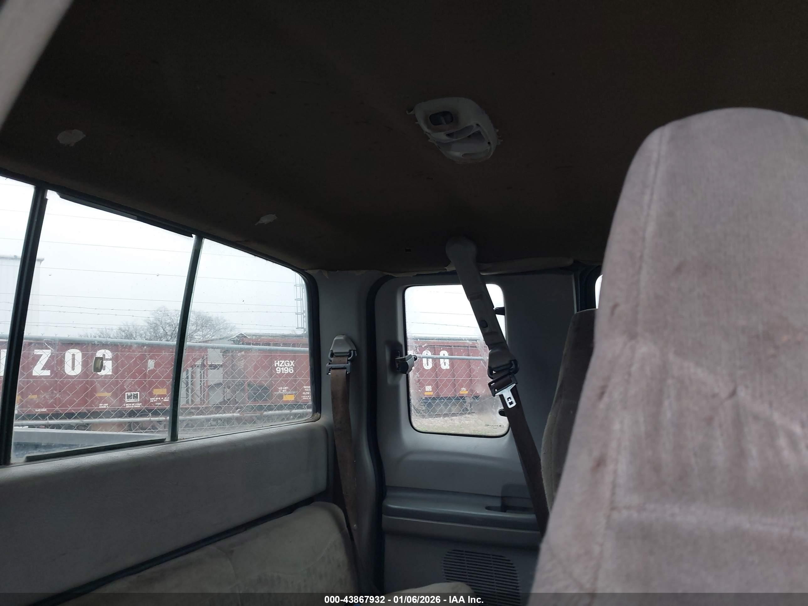 FORD F-250 image 8