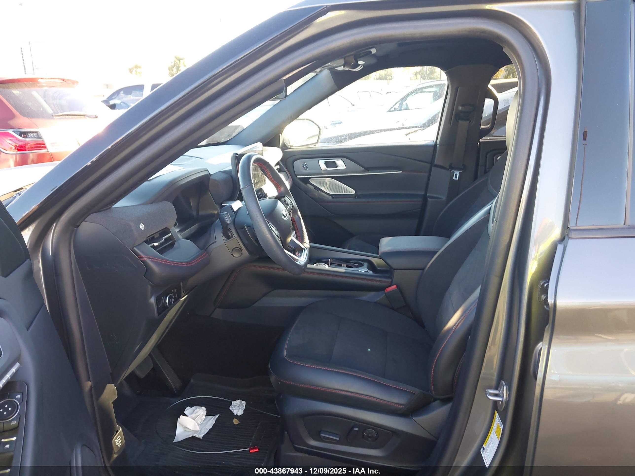 FORD EXPLORER image 5