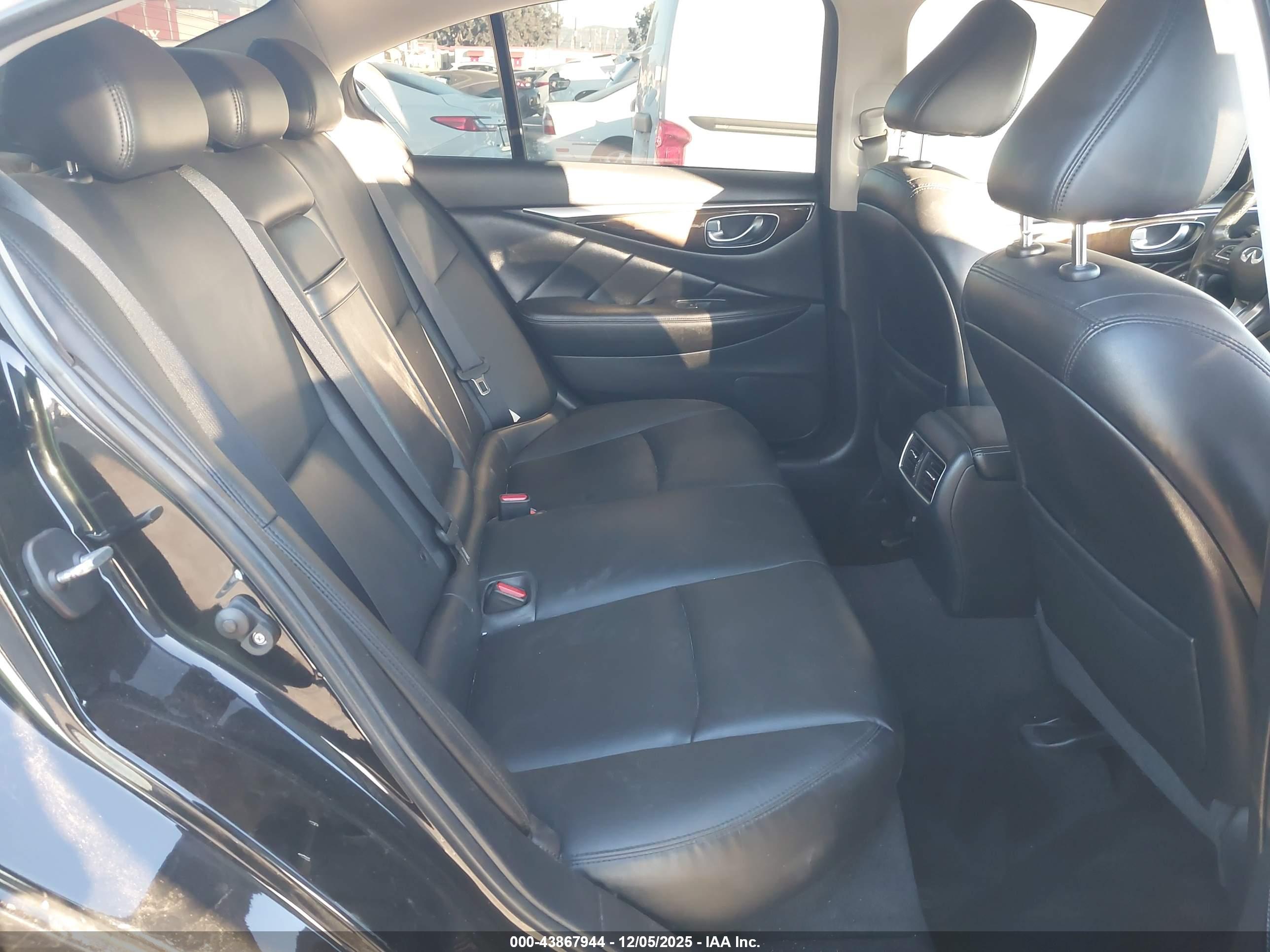 INFINITI Q50 image 8
