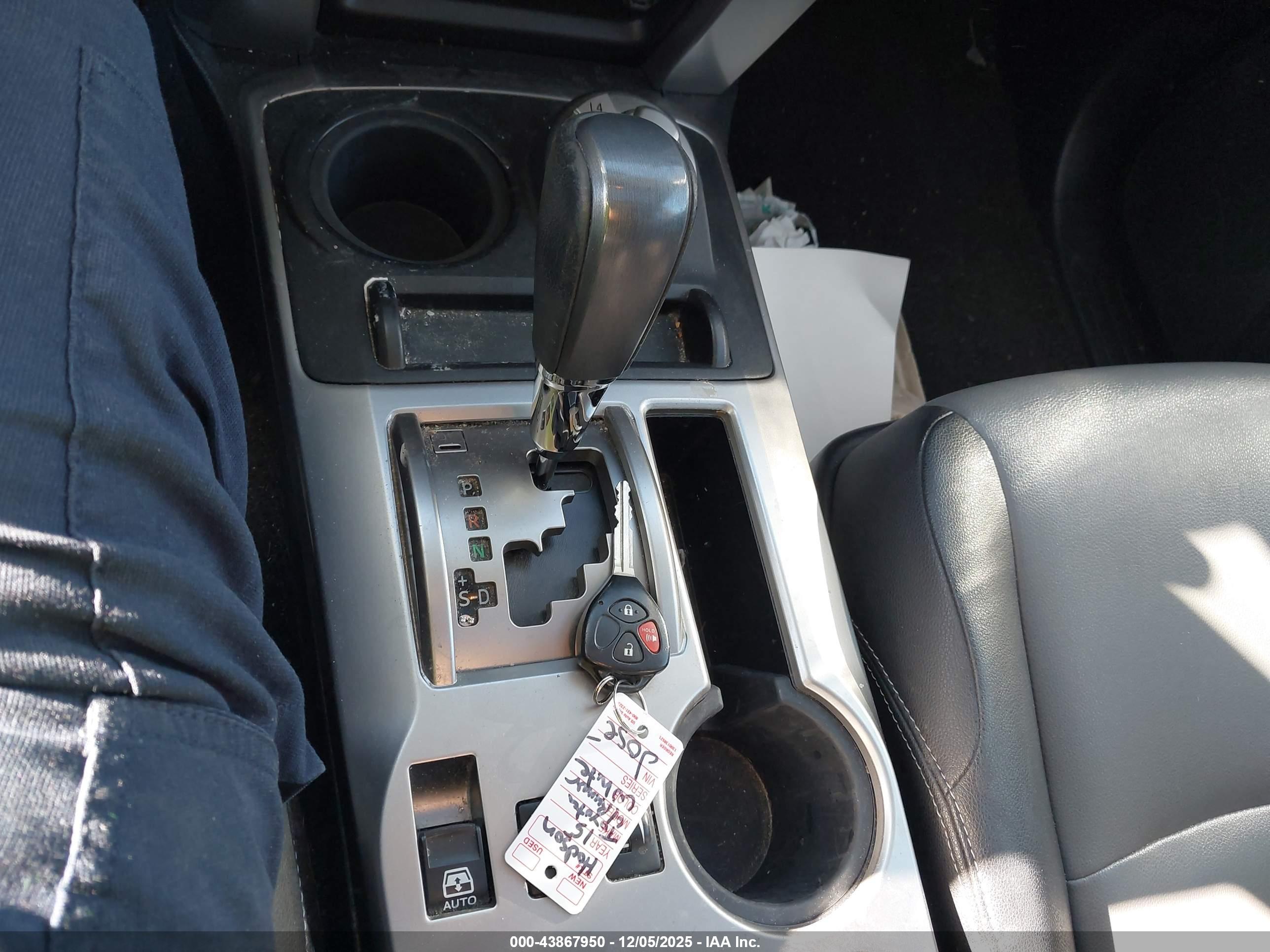 TOYOTA 4RUNNER image 11