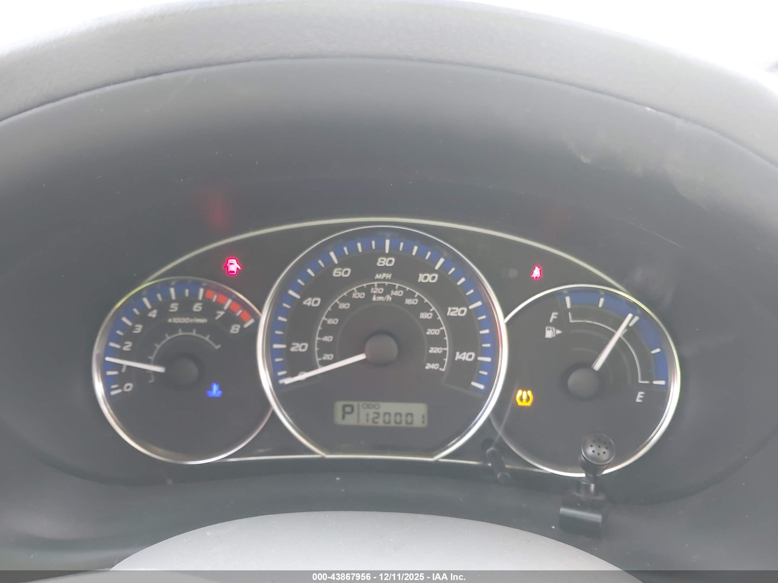 SUBARU FORESTER image 7