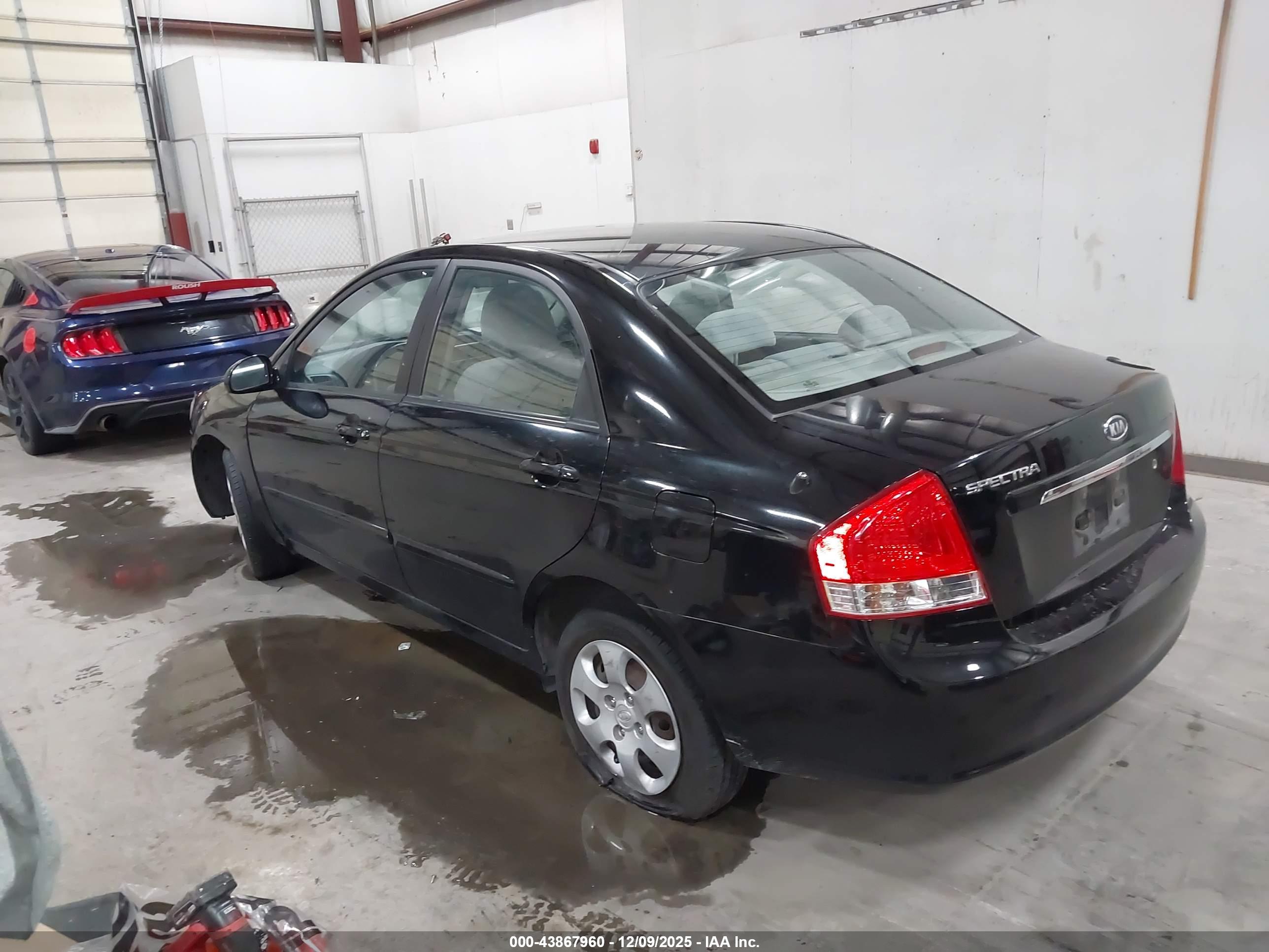 KIA SPECTRA image 3