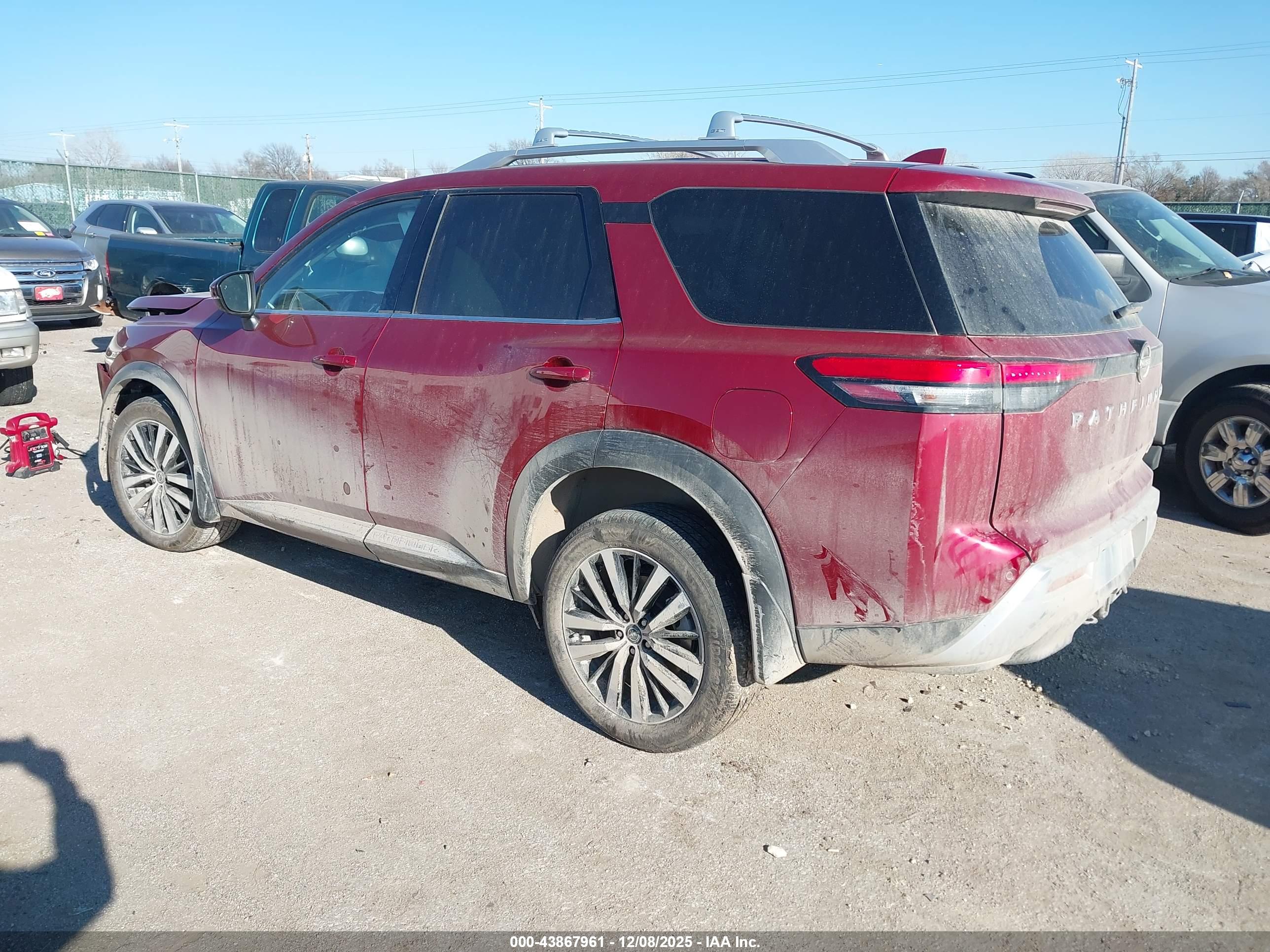 NISSAN PATHFINDER image 3