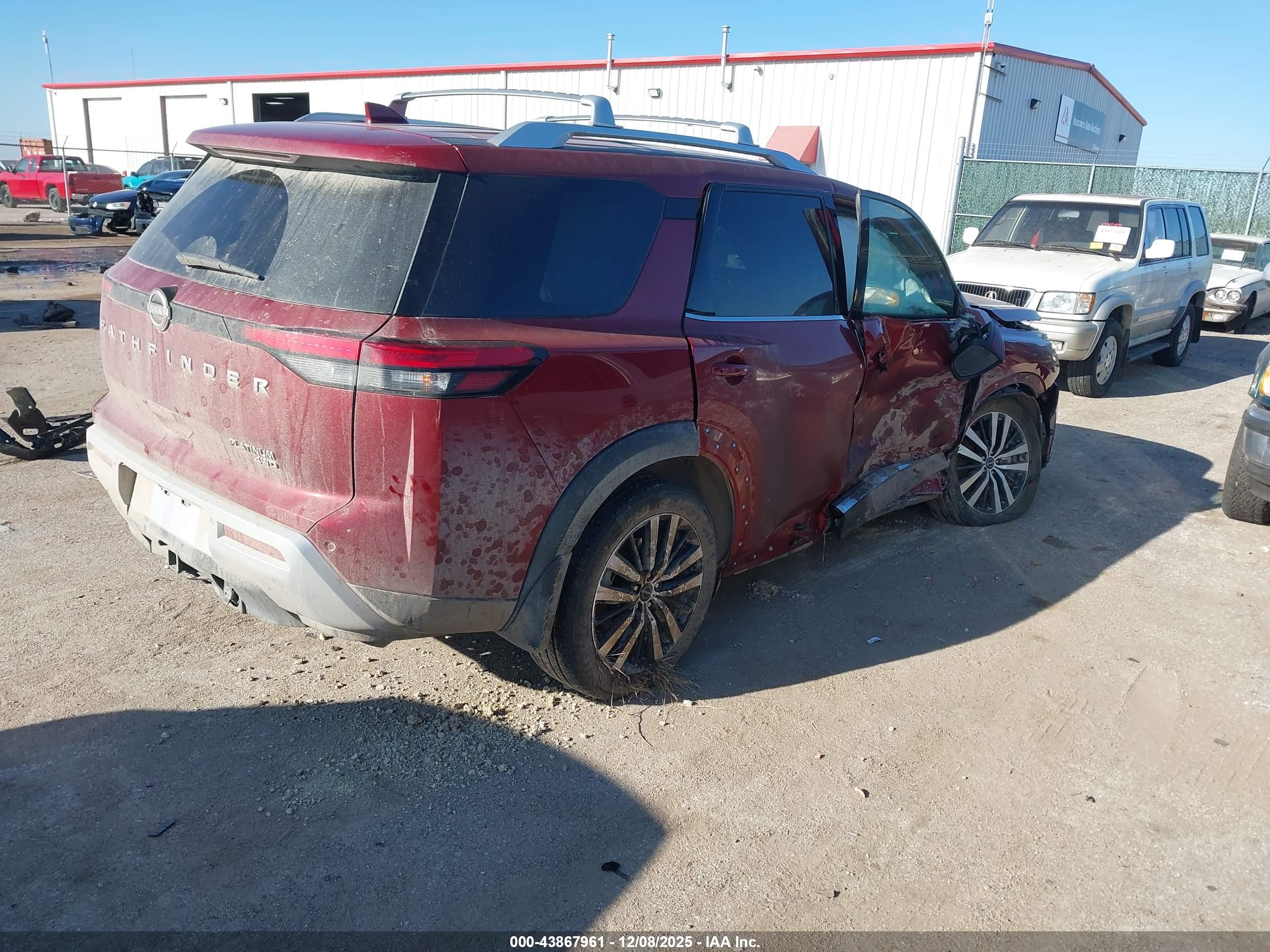 NISSAN PATHFINDER image 4