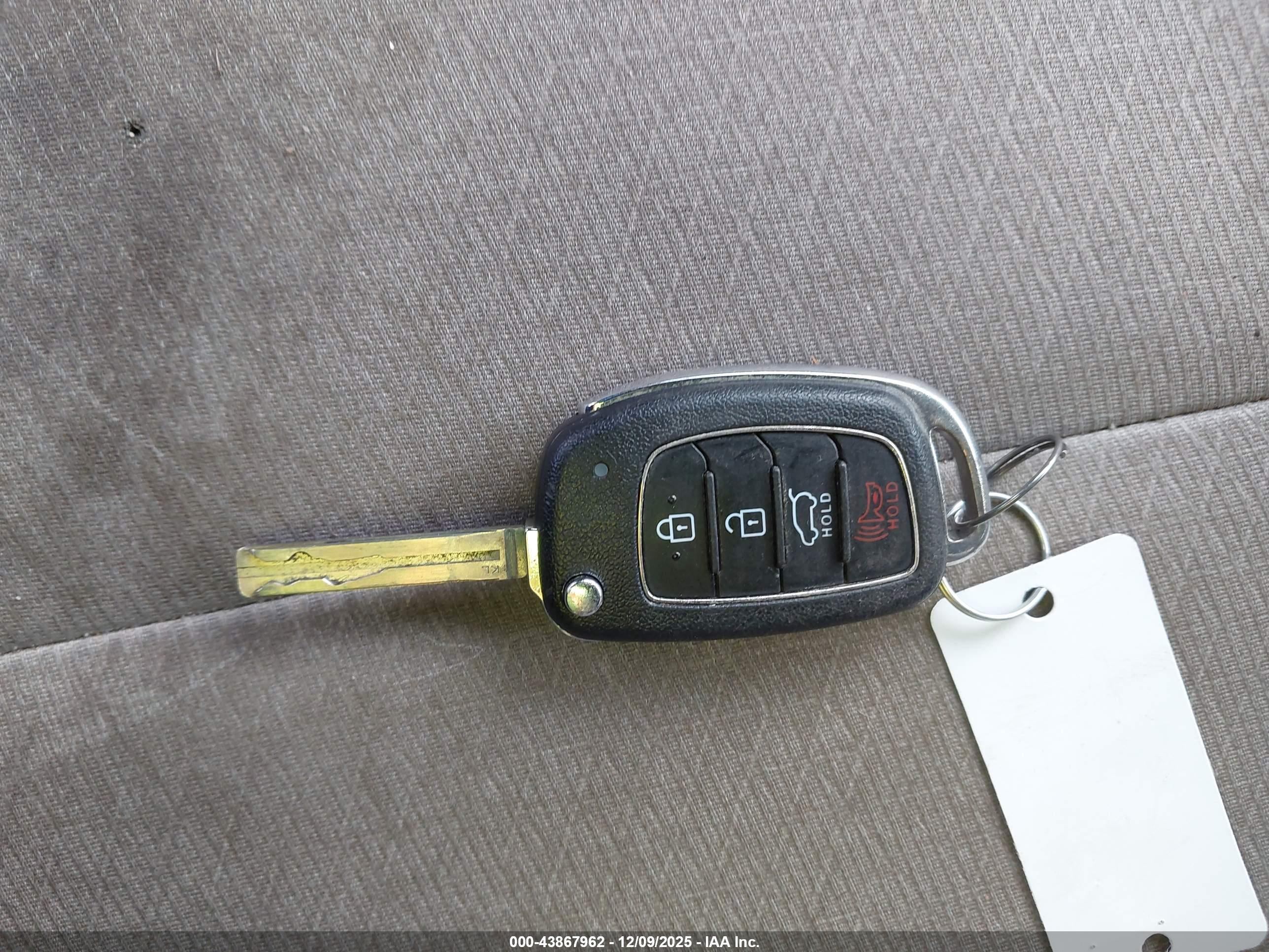 HYUNDAI TUCSON image 11