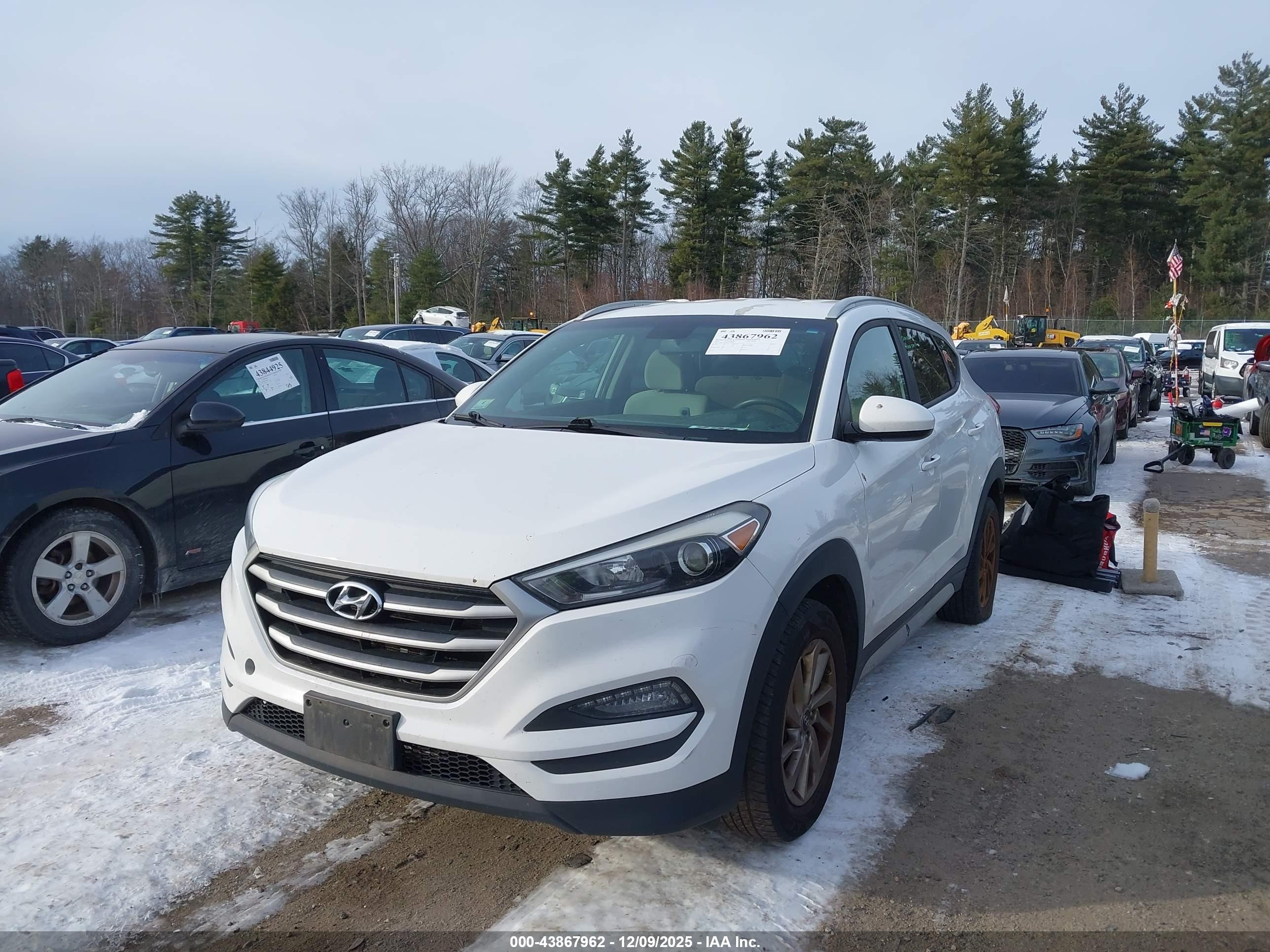 HYUNDAI TUCSON image 2