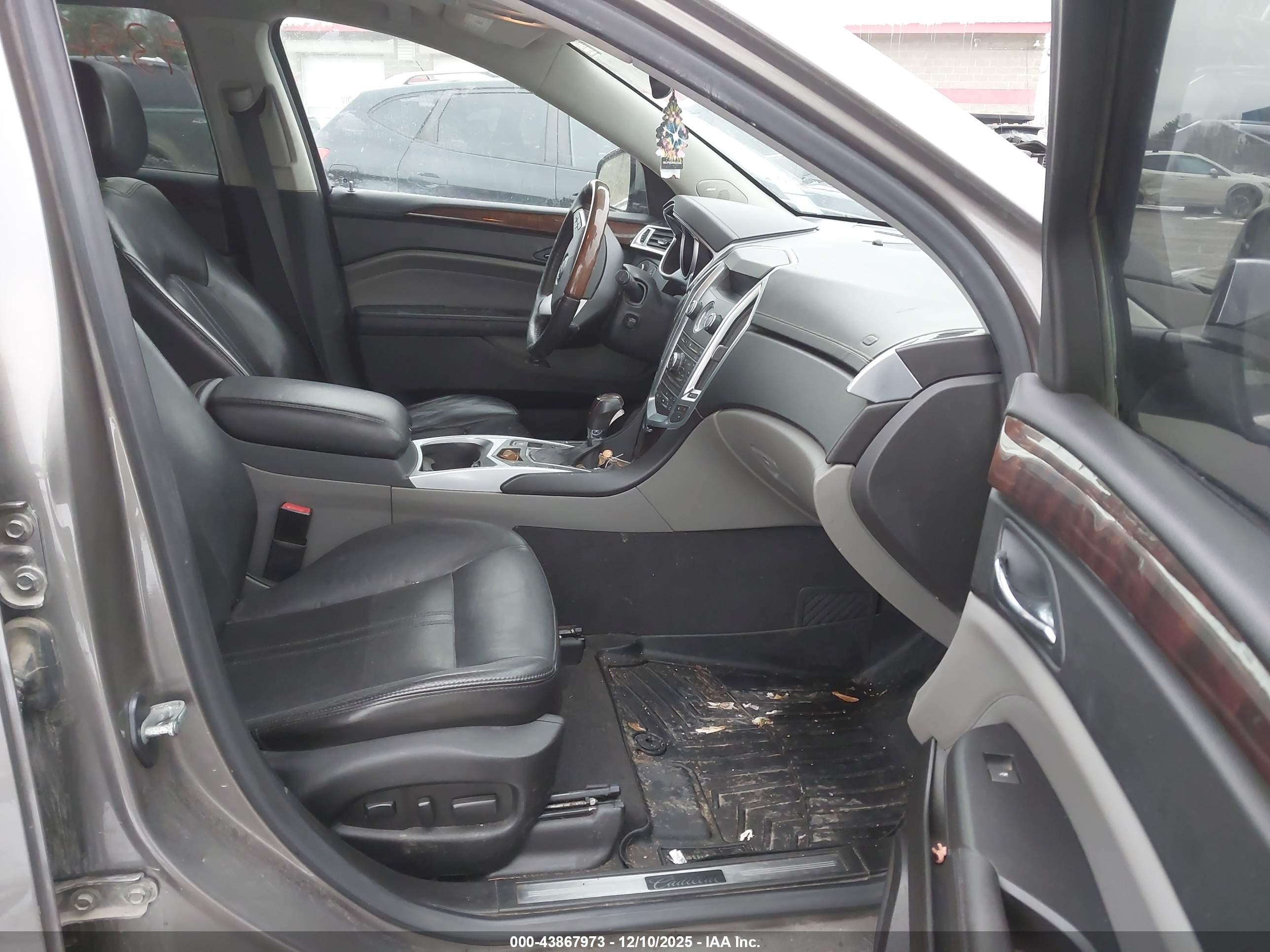 CADILLAC SRX image 5