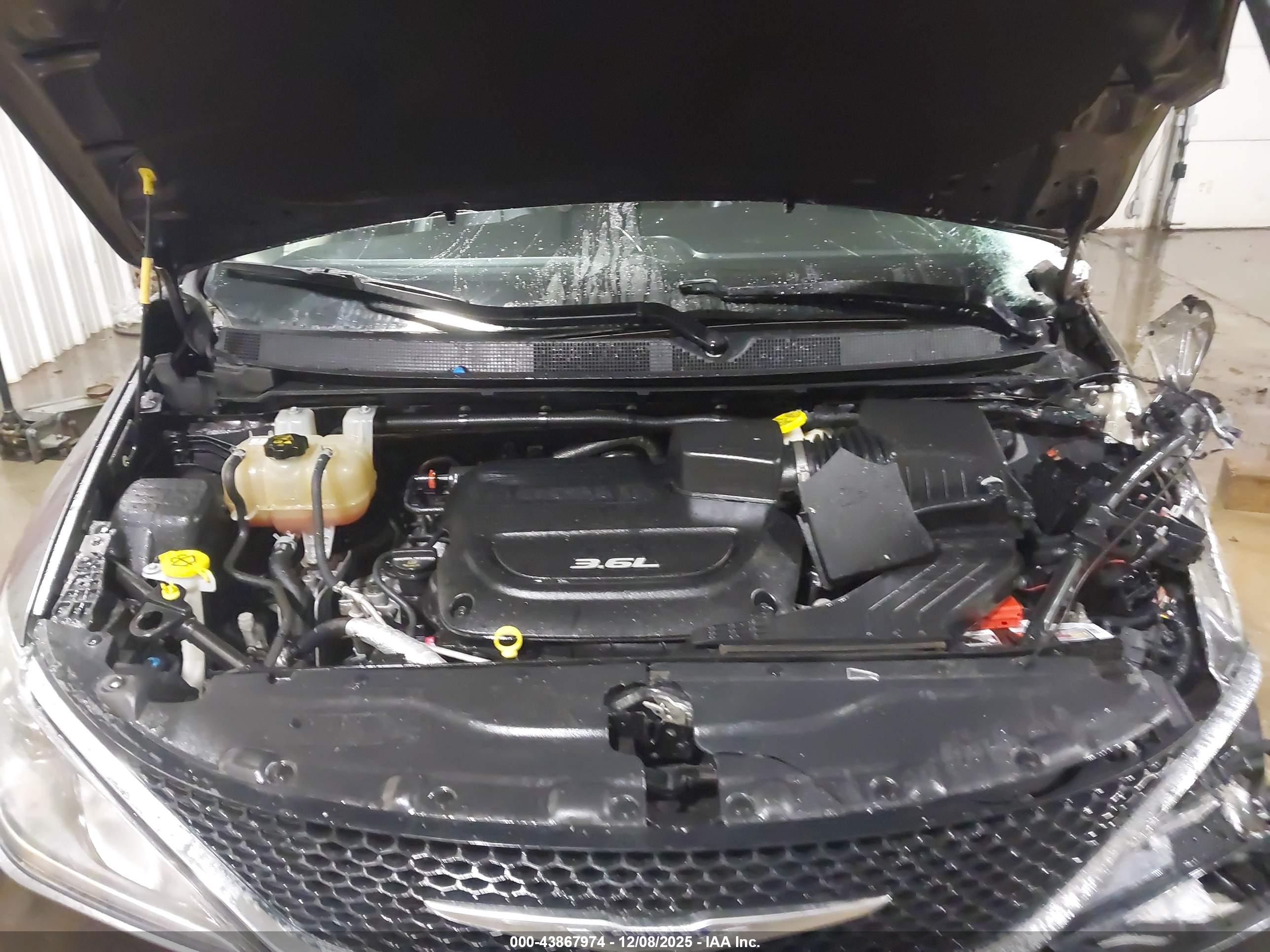 CHRYSLER PACIFICA image 10