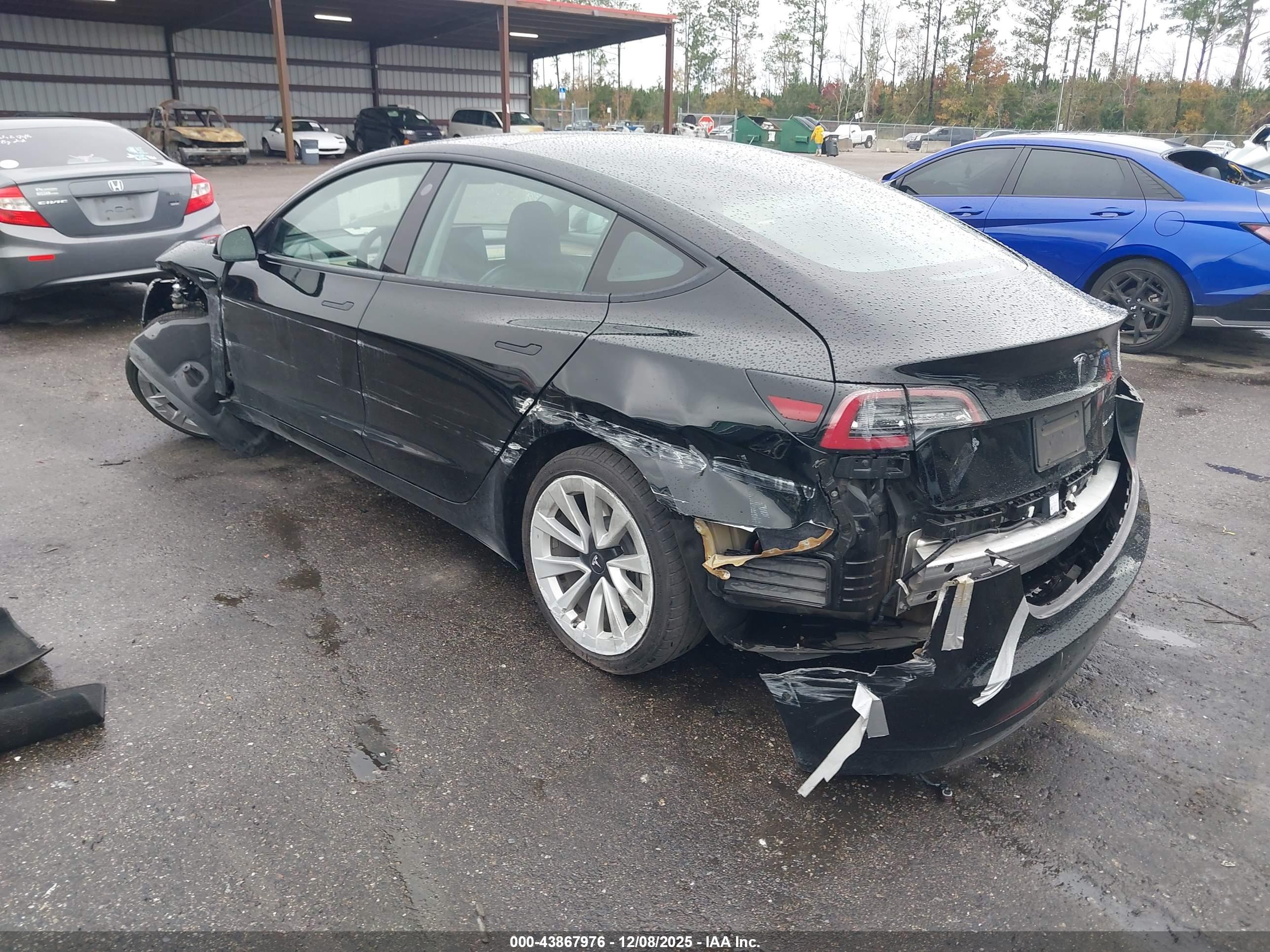 TESLA MODEL image 3