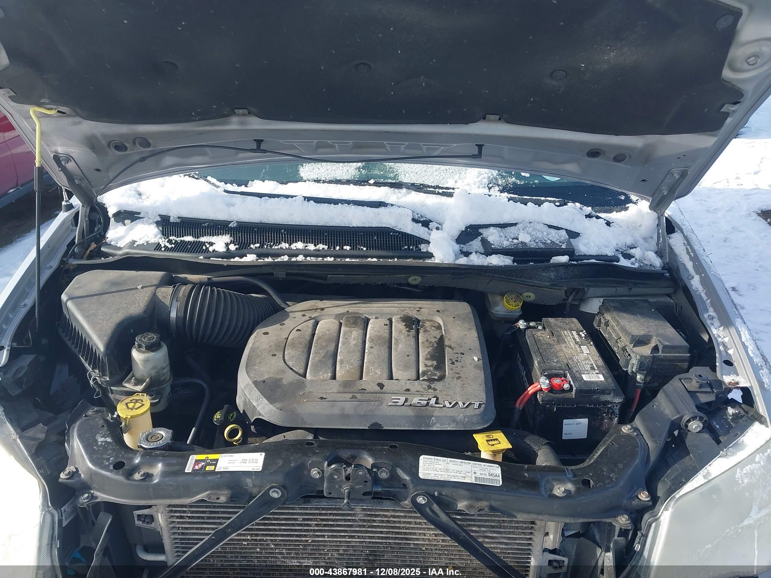 CHRYSLER TOWN image 10