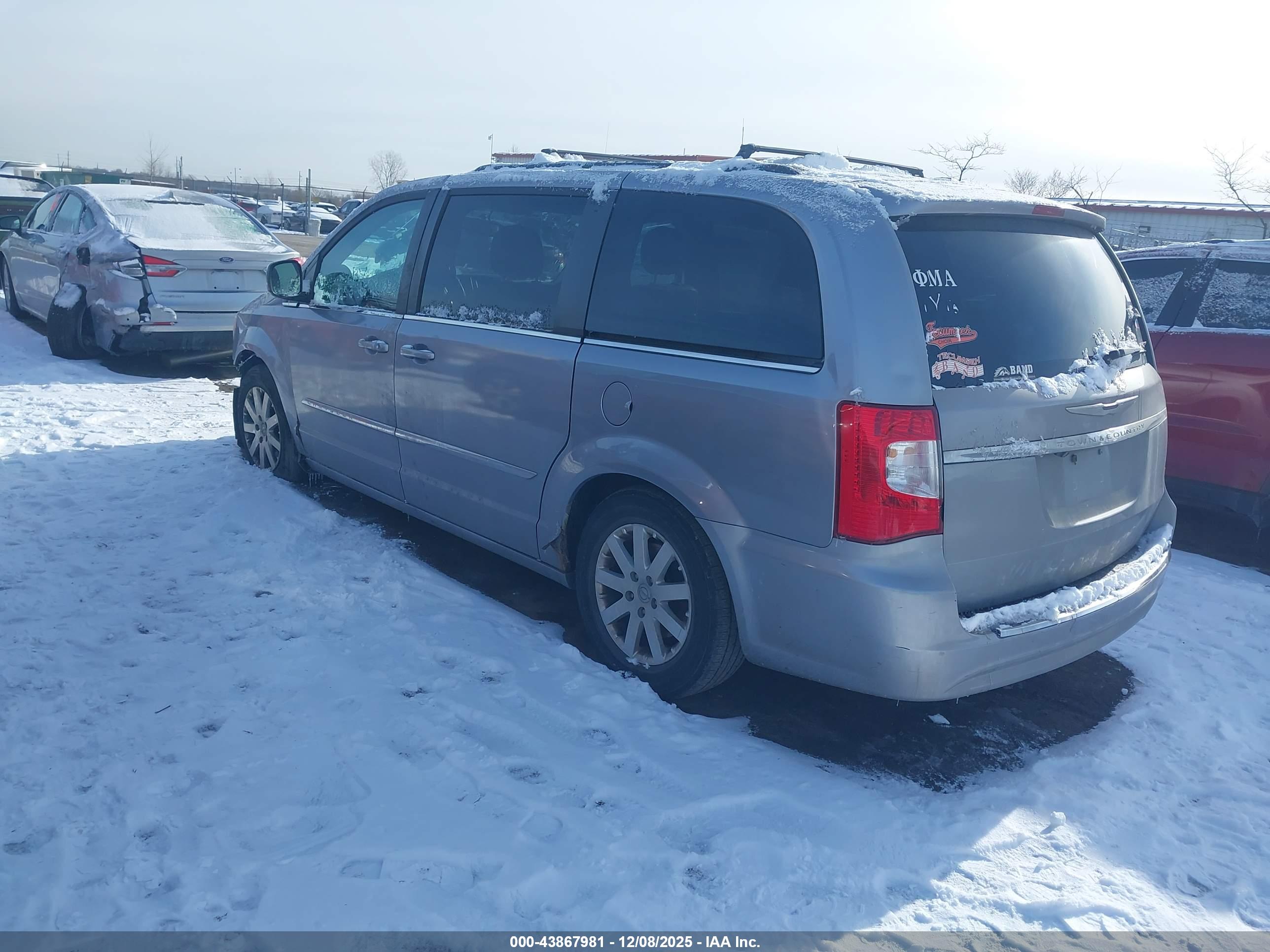 CHRYSLER TOWN image 3
