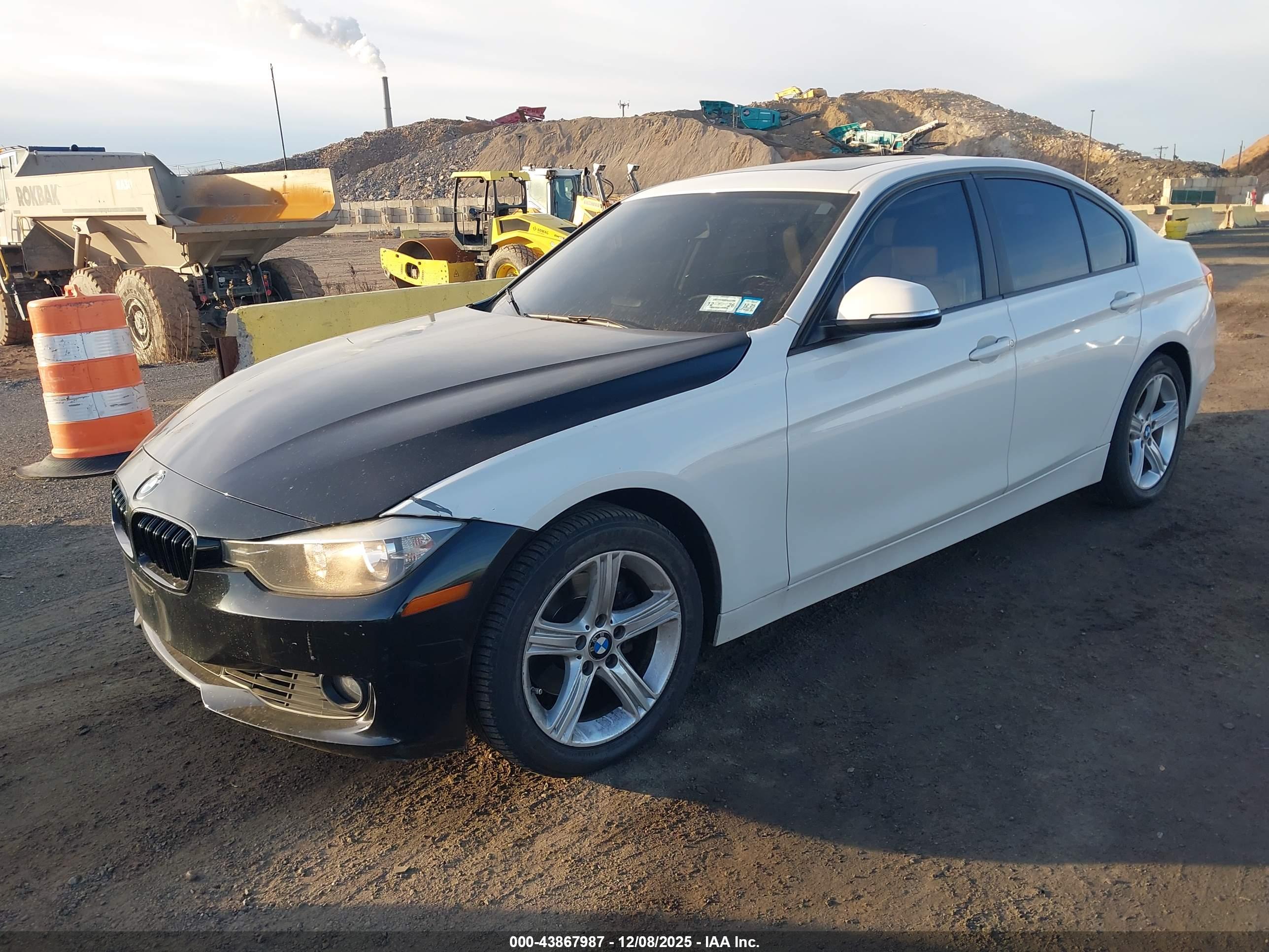 BMW 328I image 2