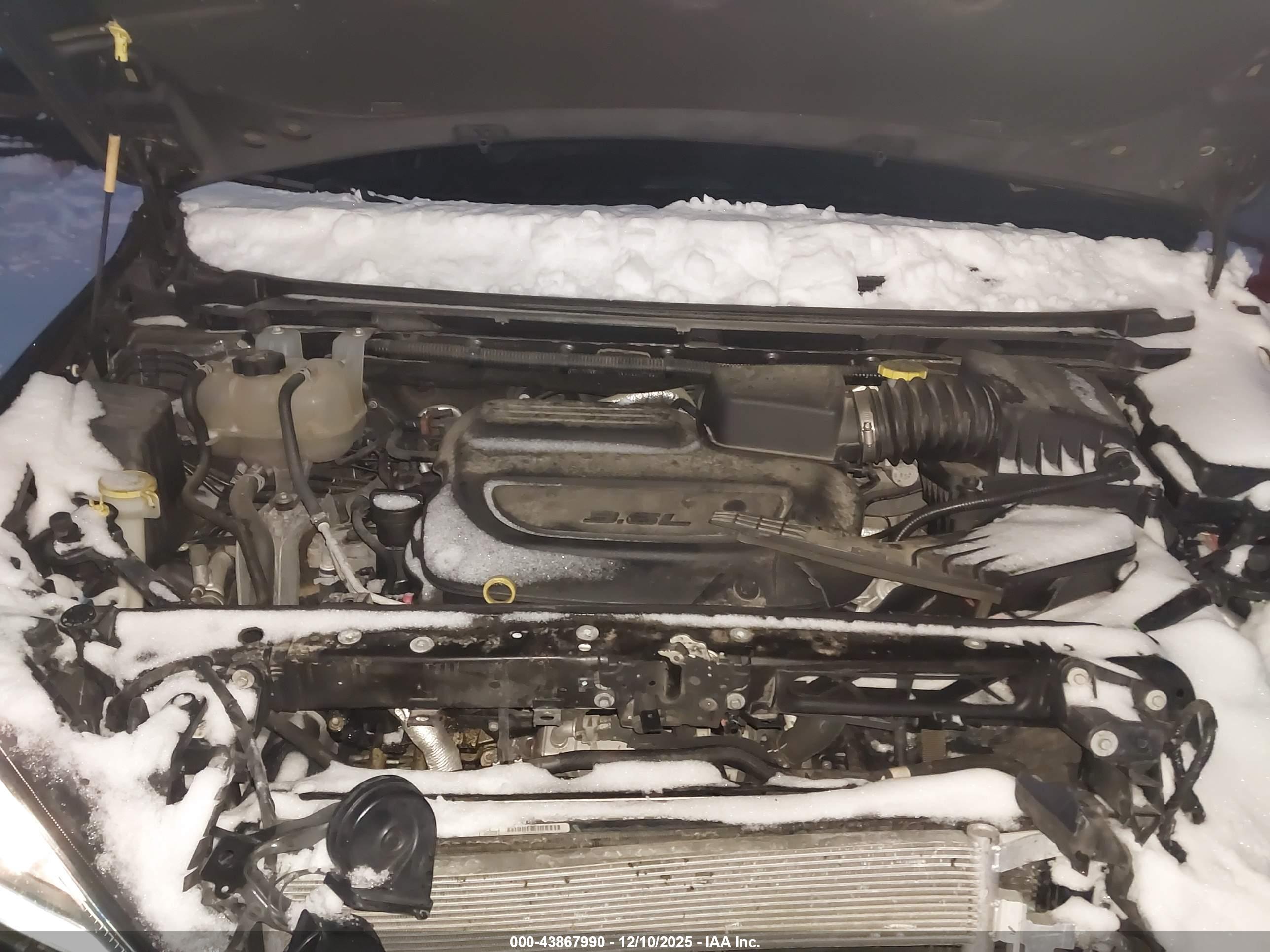 CHRYSLER PACIFICA image 10