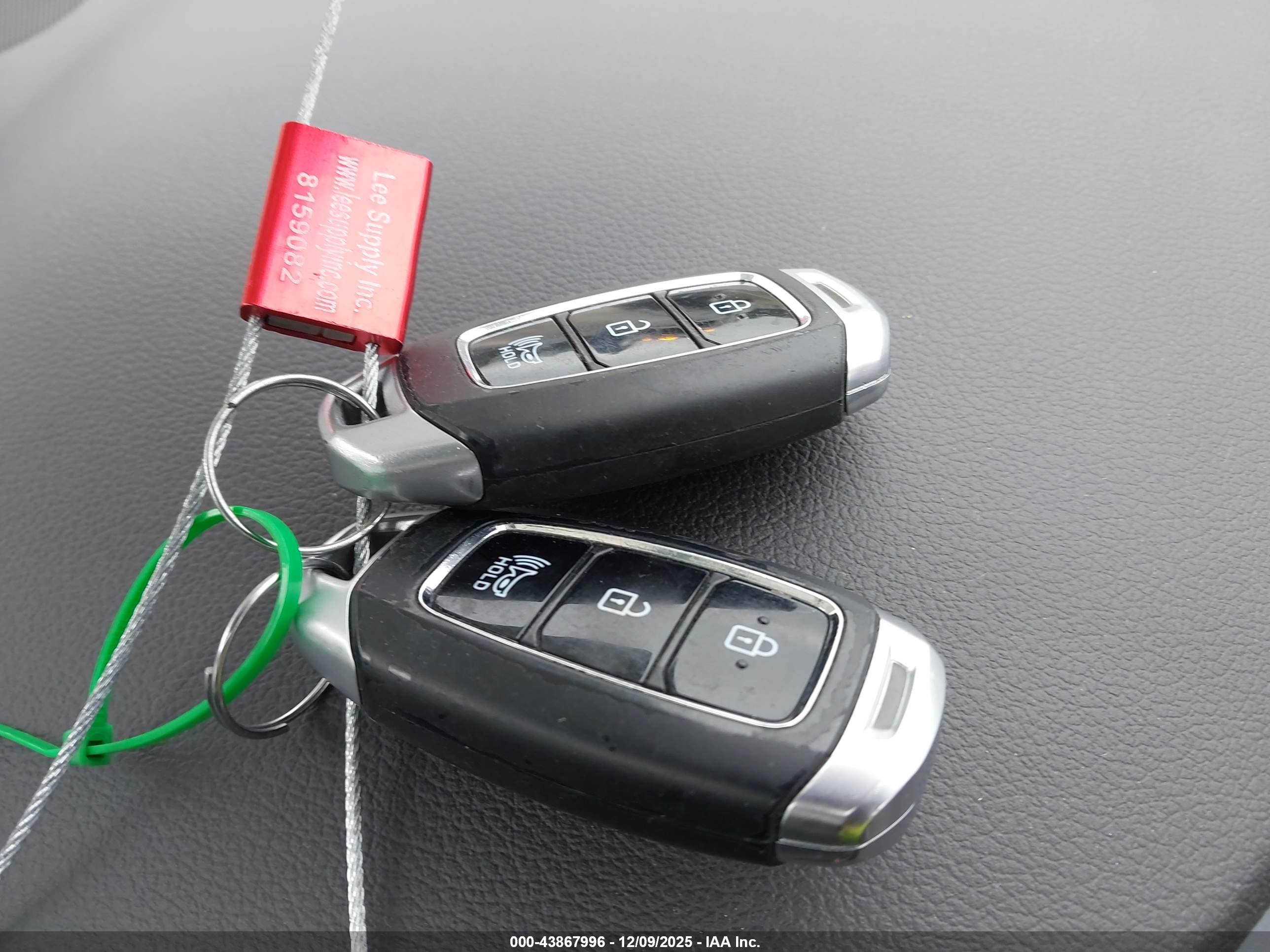 HYUNDAI SANTA image 11