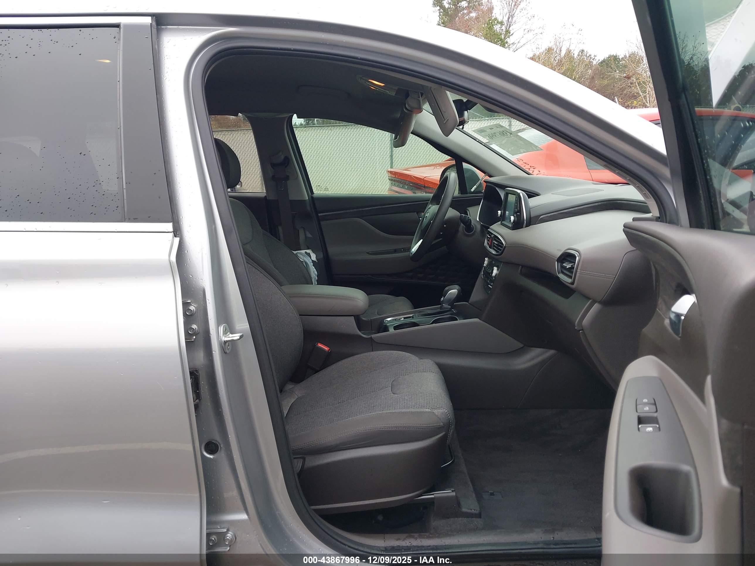 HYUNDAI SANTA image 5