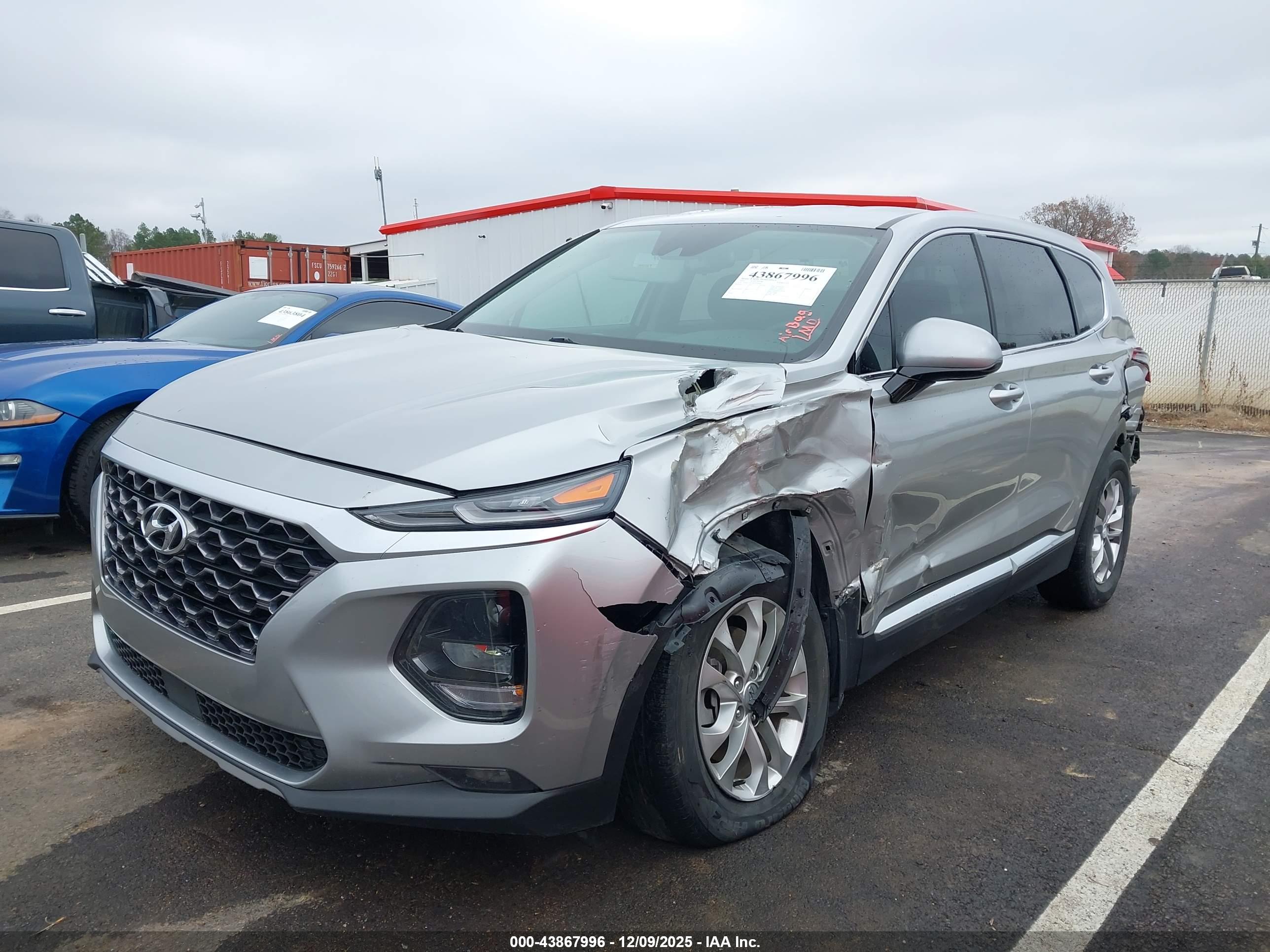 HYUNDAI SANTA image 6