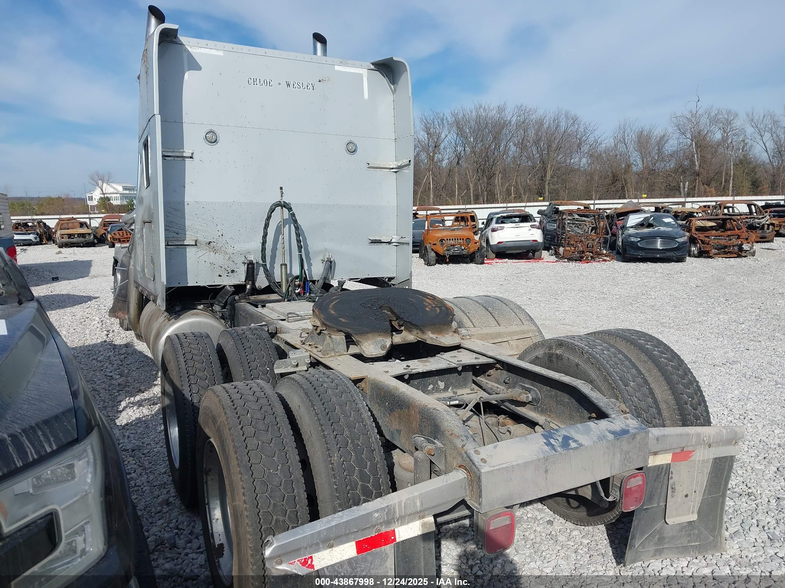 PETERBILT 379 image 3