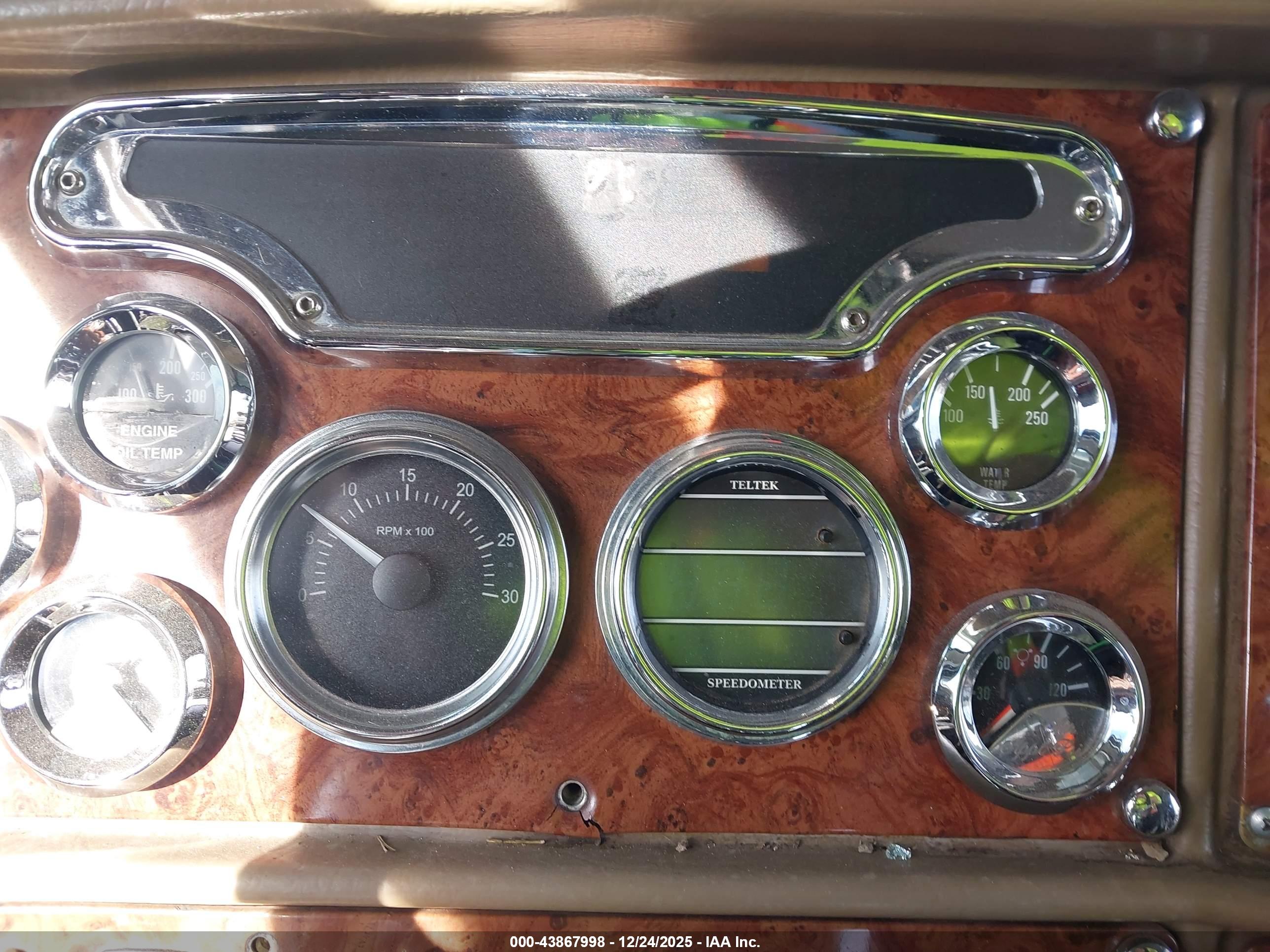 PETERBILT 379 image 7
