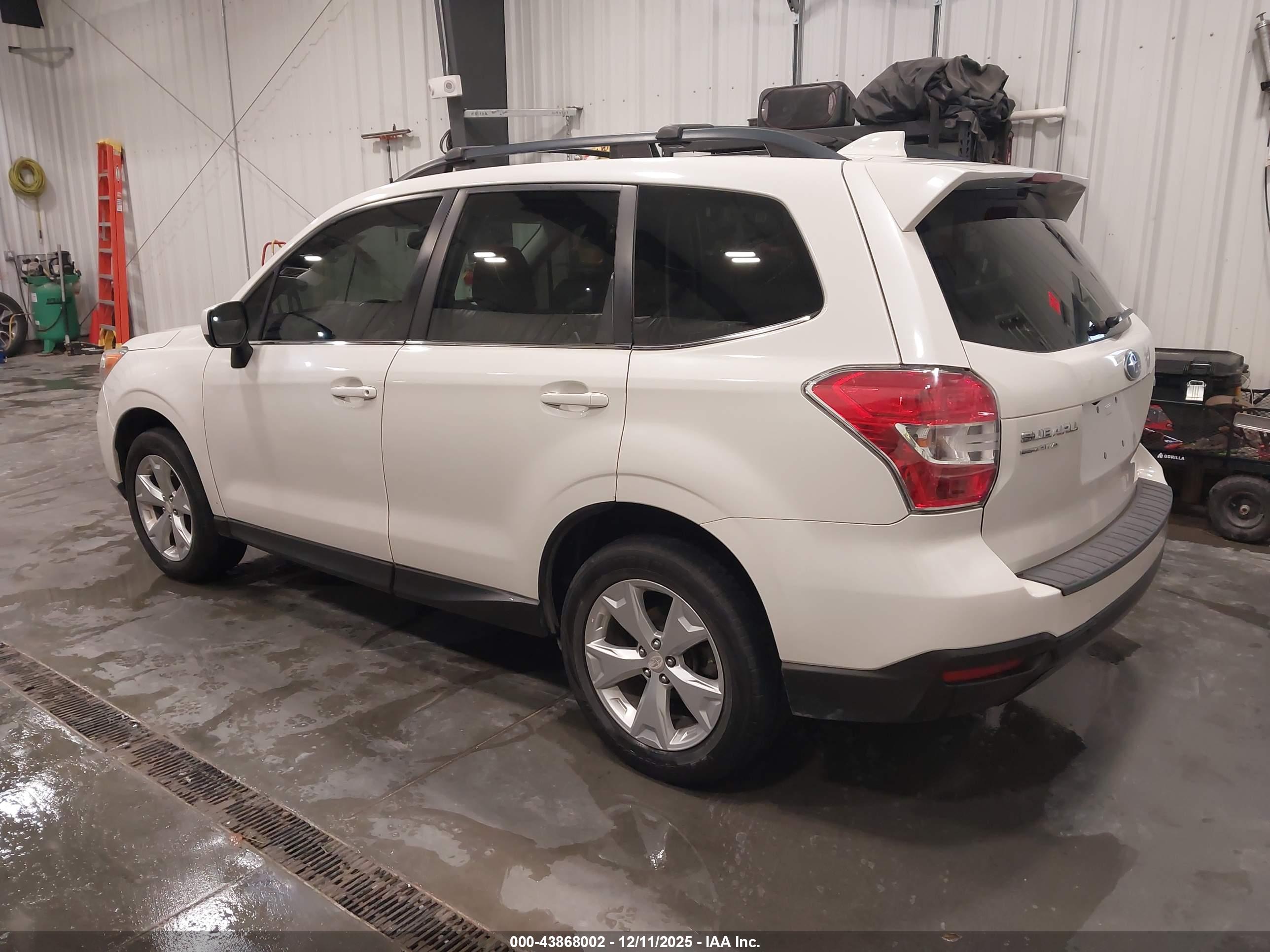 SUBARU FORESTER image 3