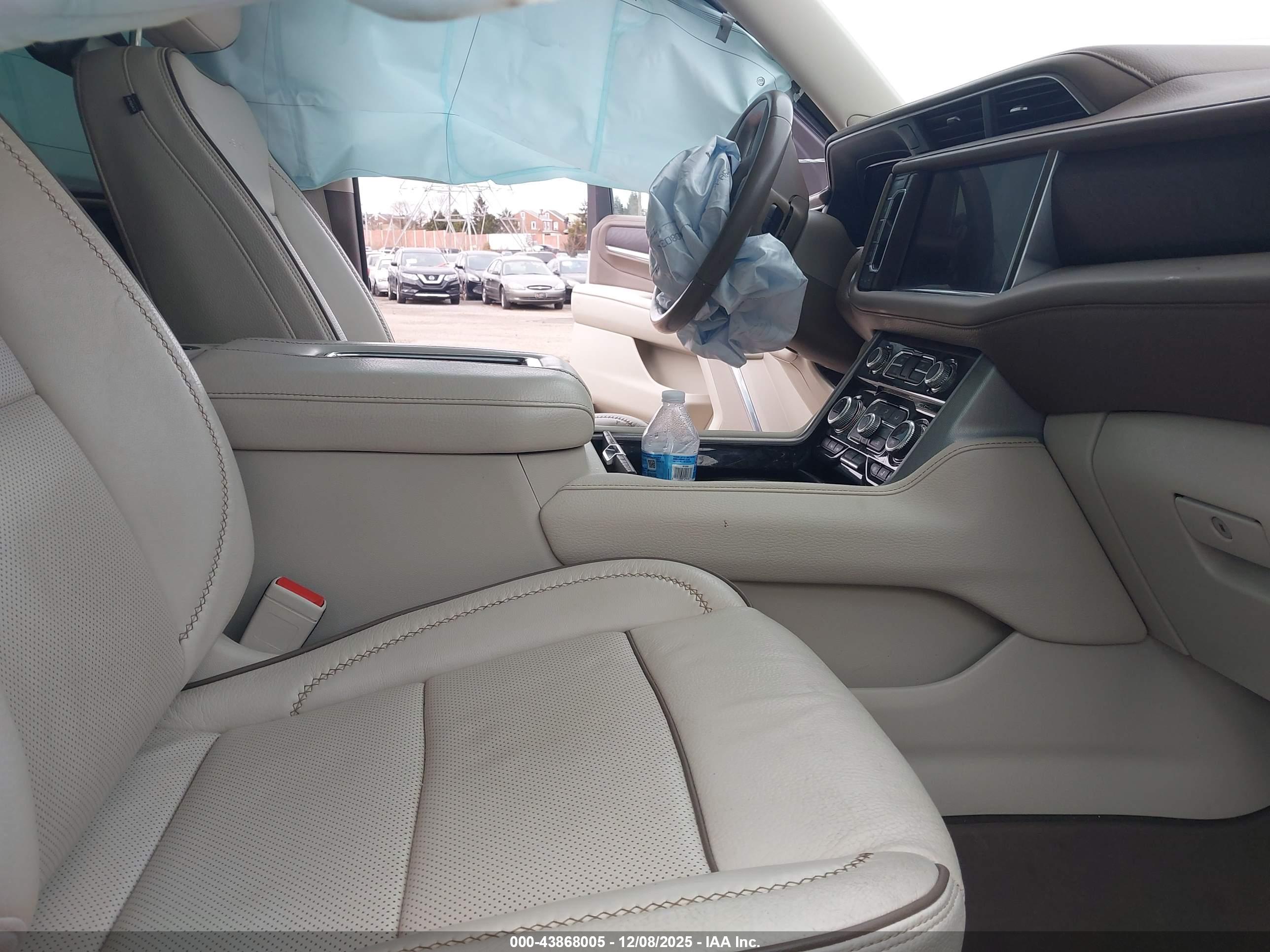 GMC YUKON image 5