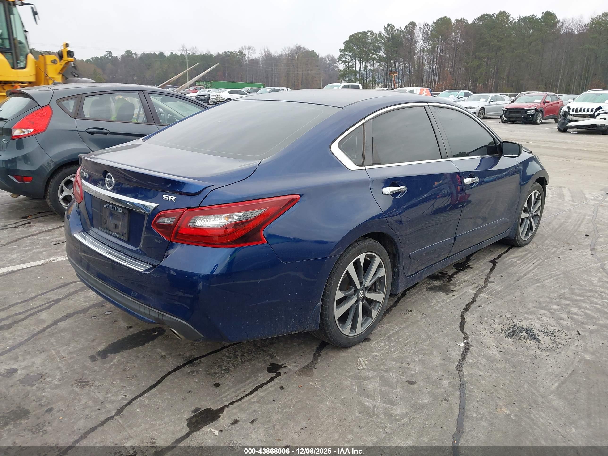 NISSAN ALTIMA image 4