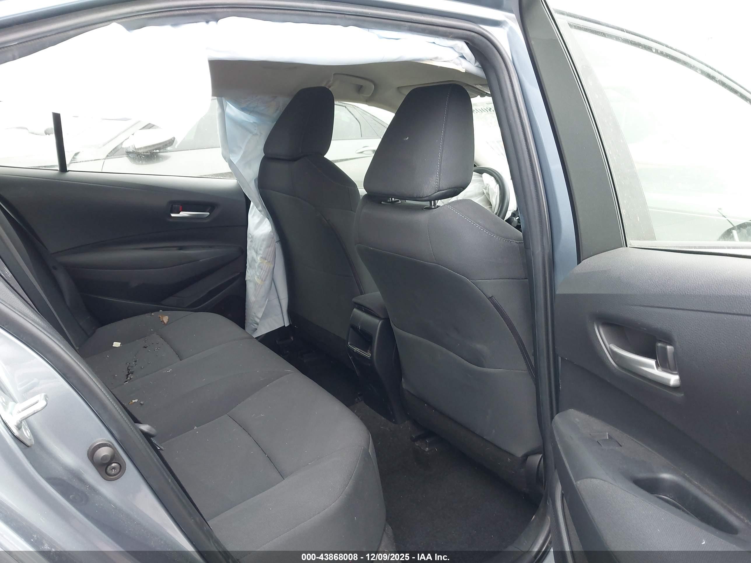 TOYOTA COROLLA image 8