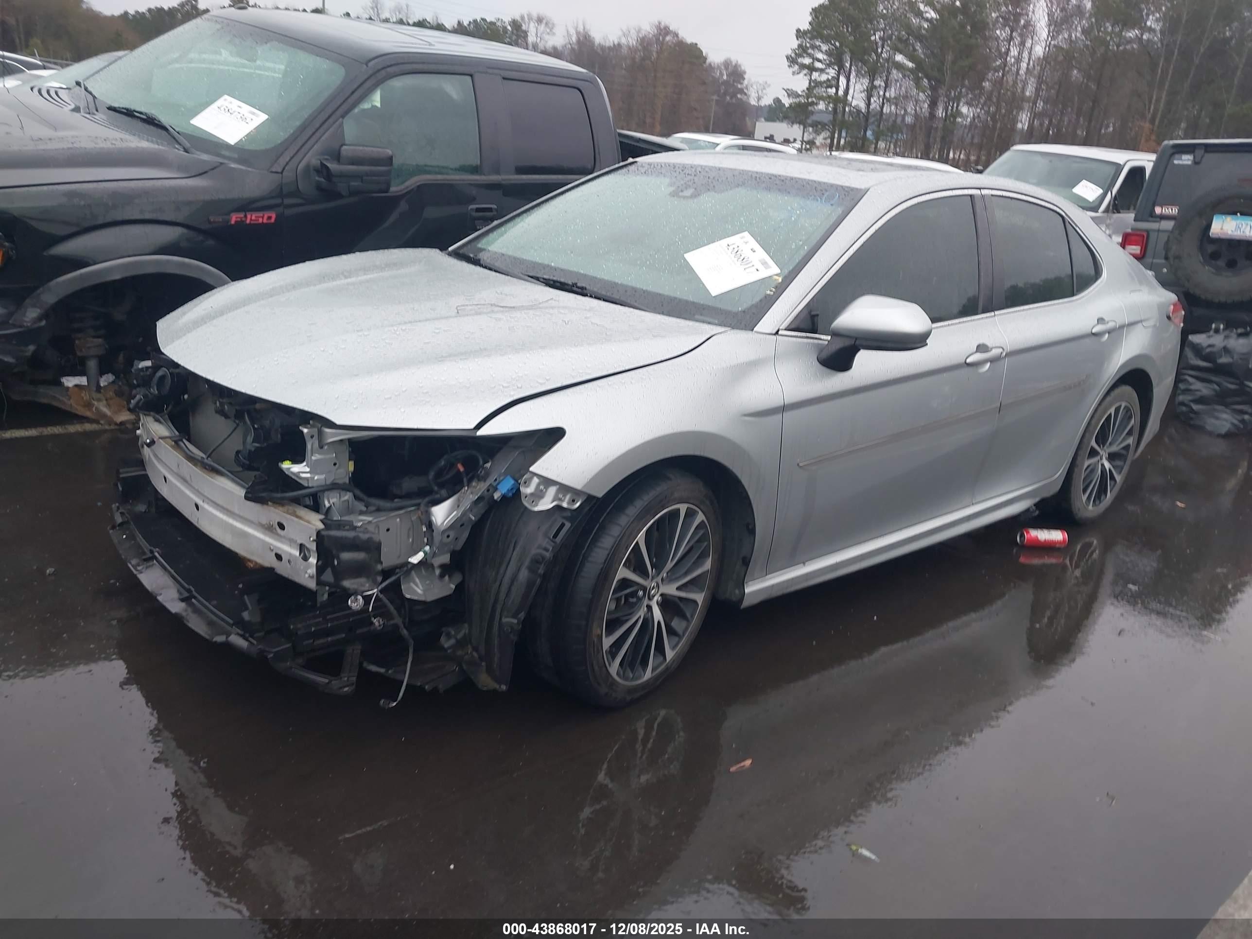 TOYOTA CAMRY image 2
