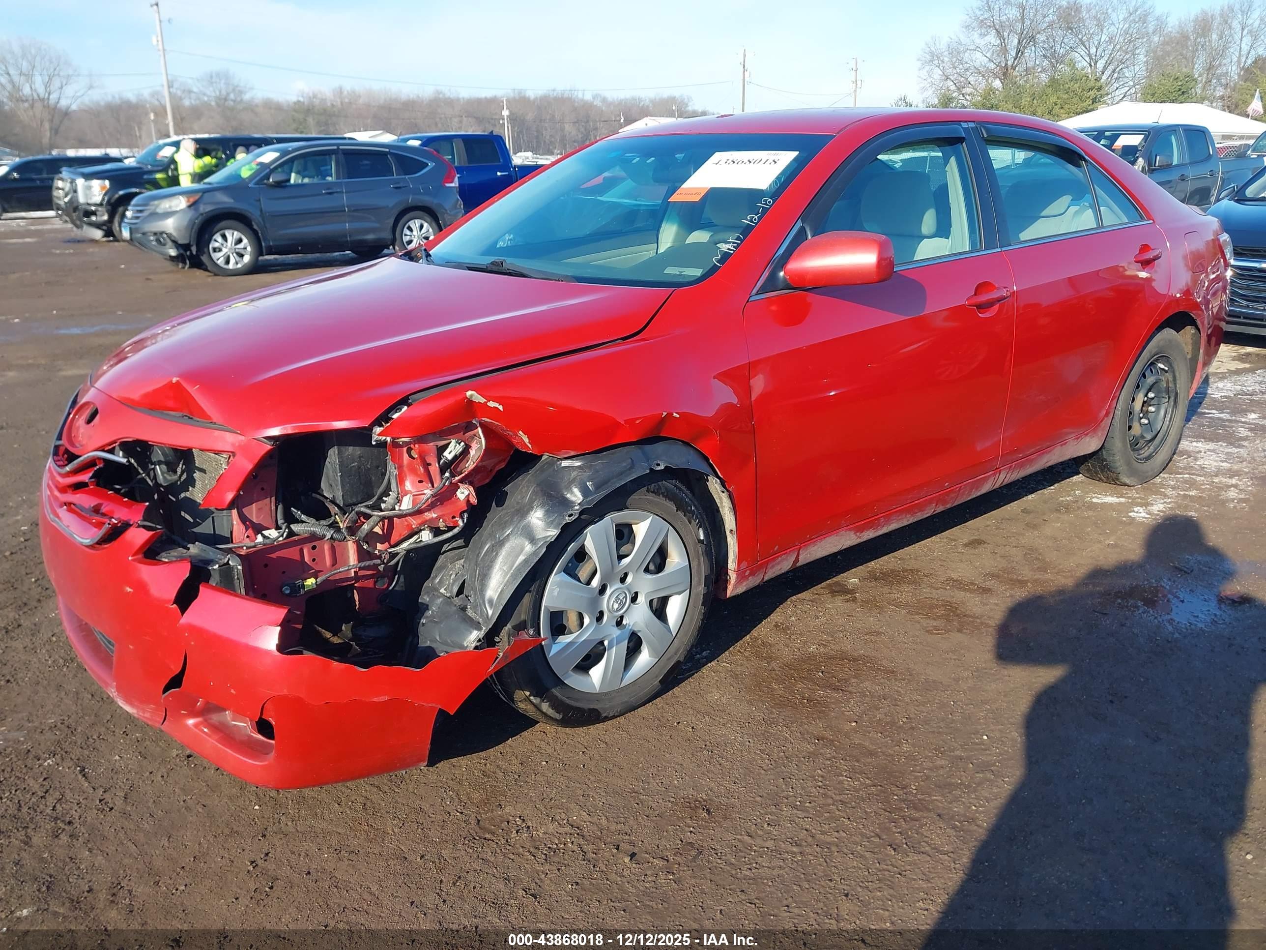 TOYOTA CAMRY image 2