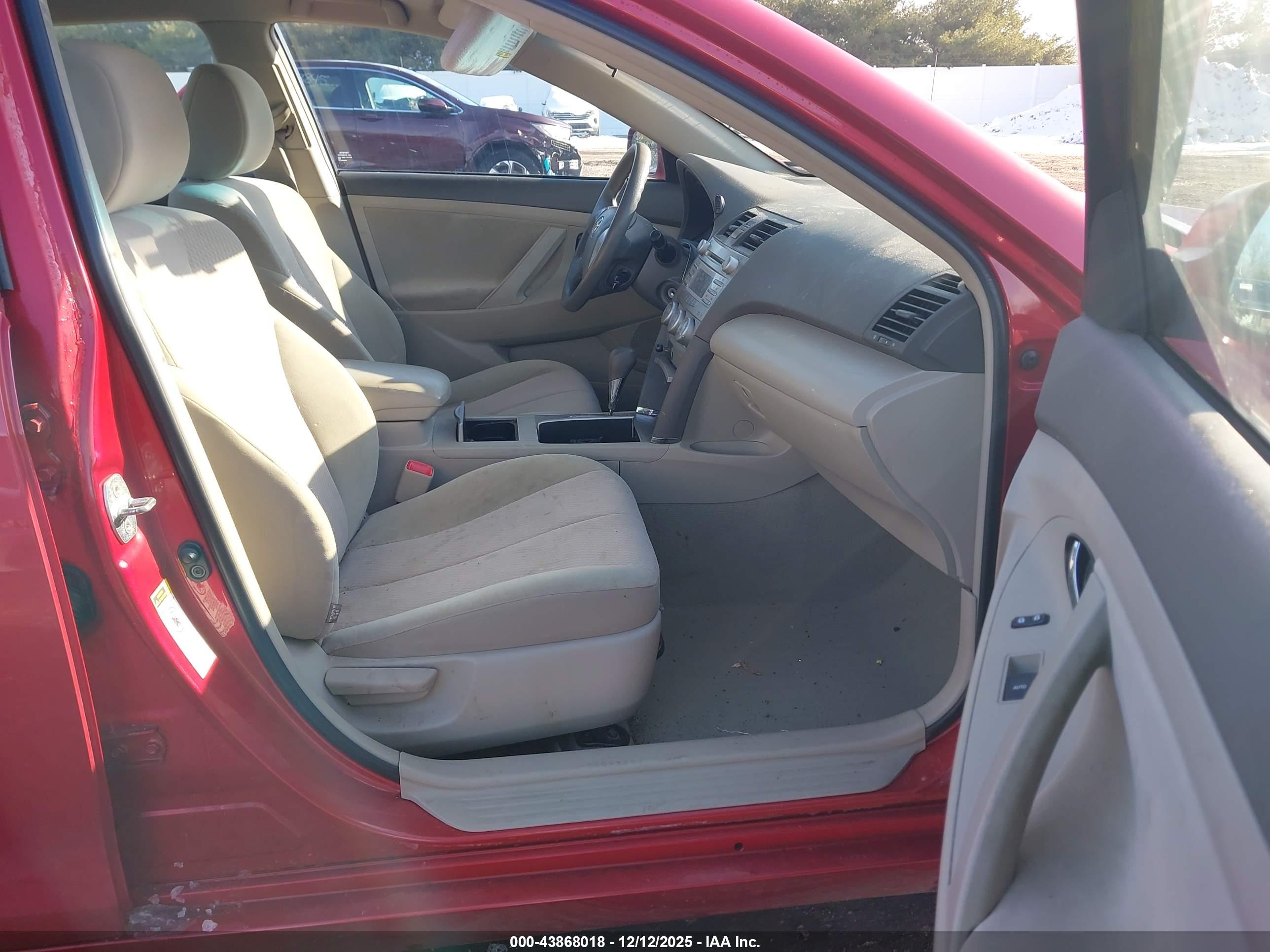 TOYOTA CAMRY image 5