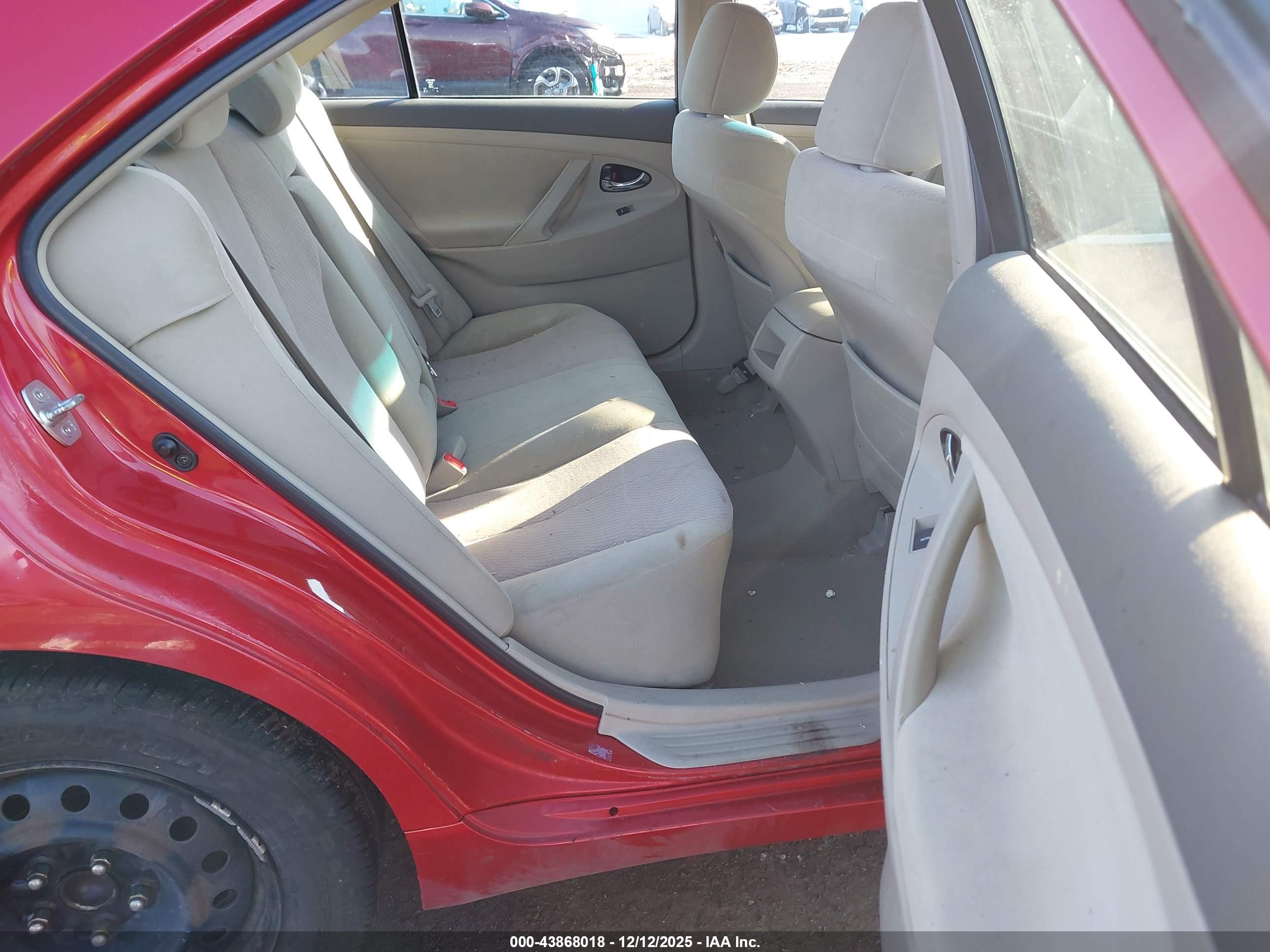 TOYOTA CAMRY image 8