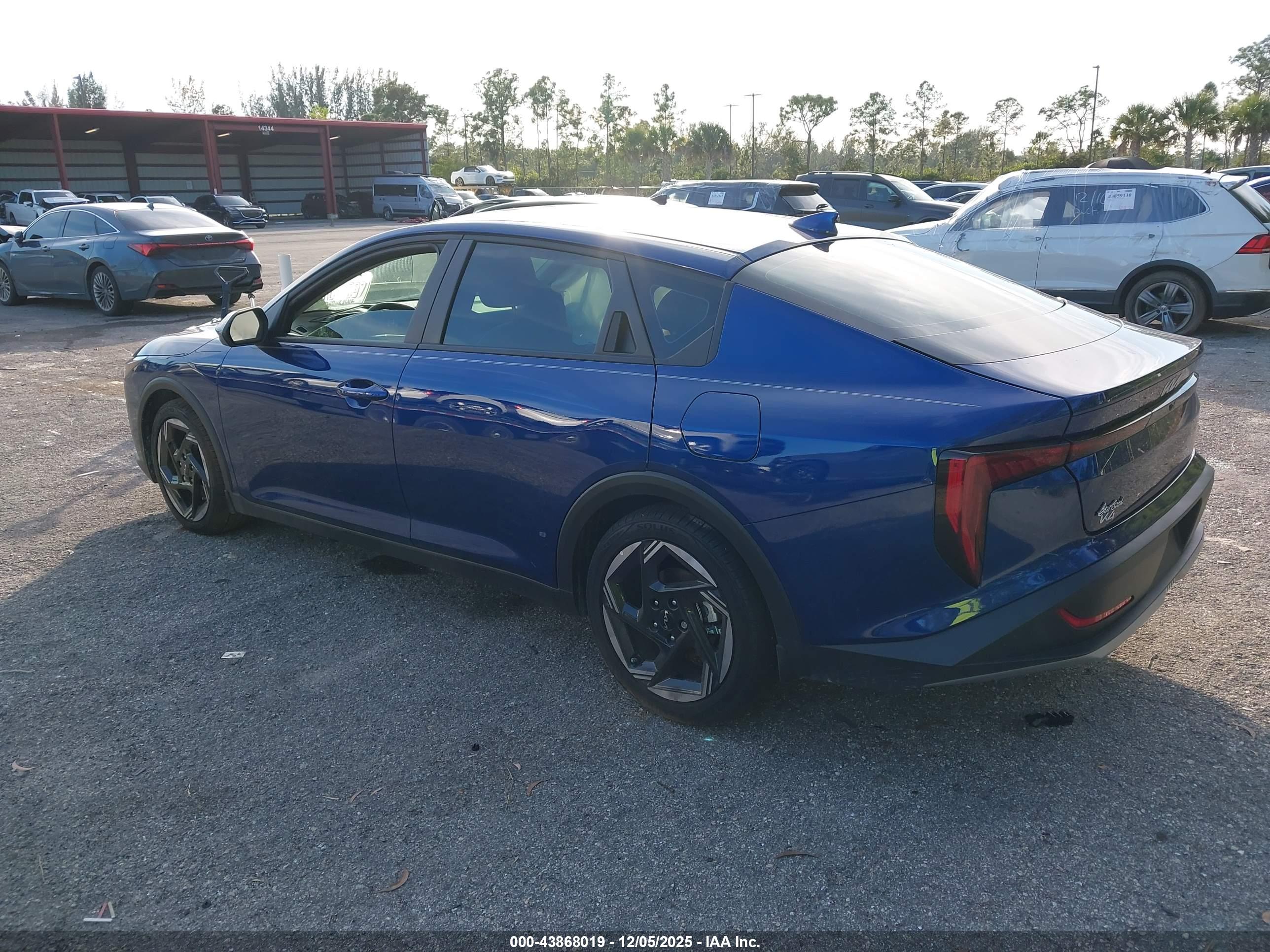 KIA K4 image 3