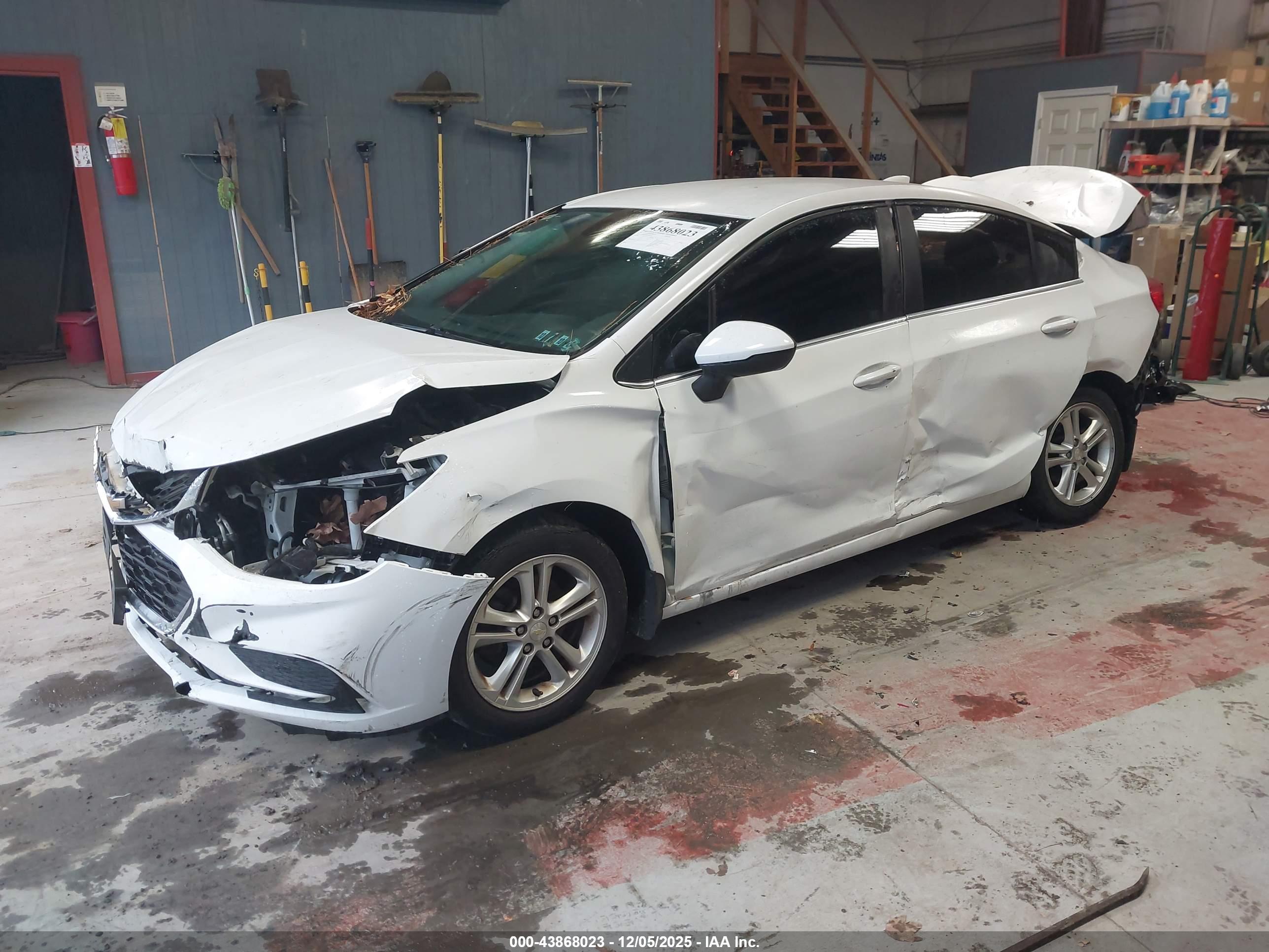 CHEVROLET CRUZE image 2