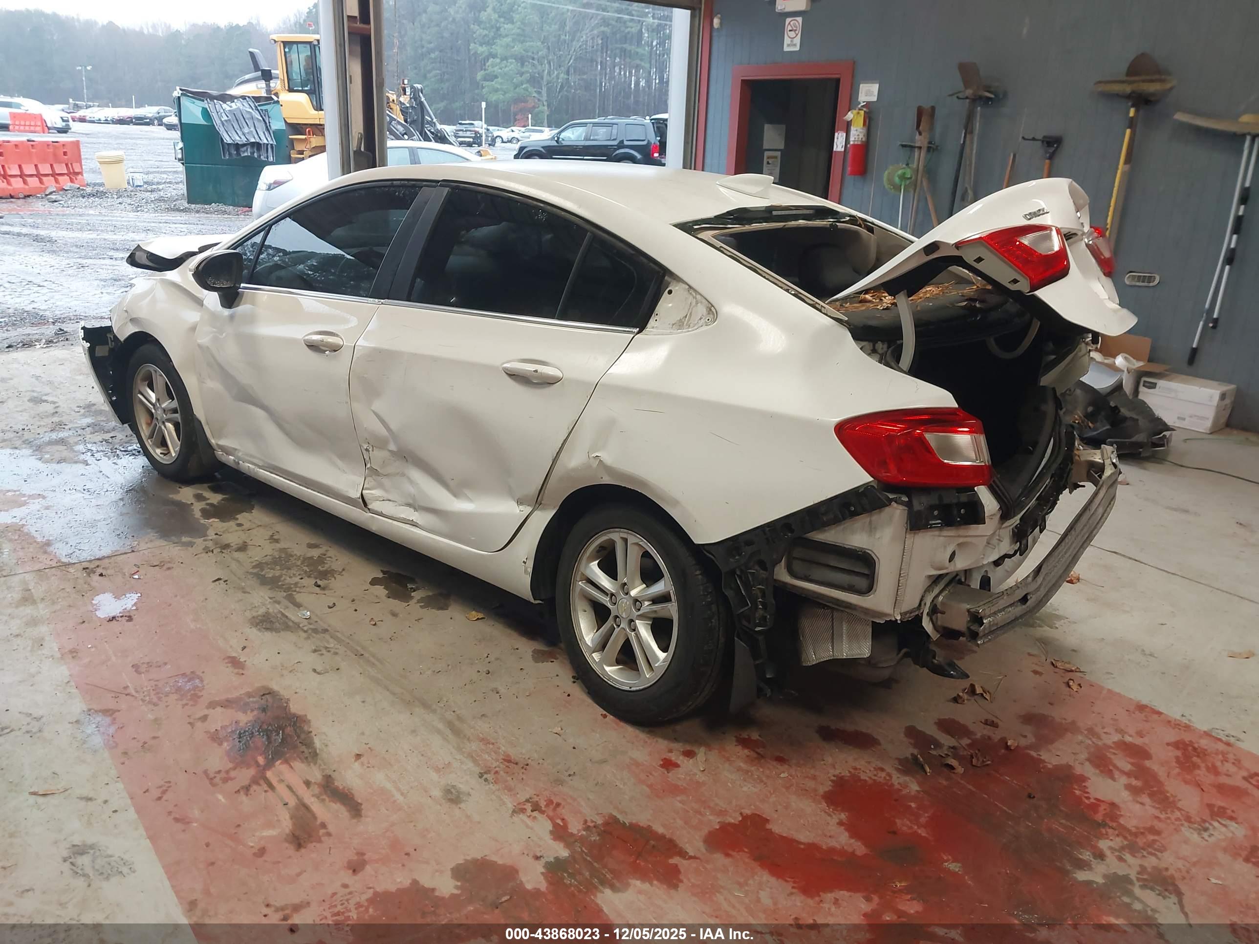 CHEVROLET CRUZE image 3