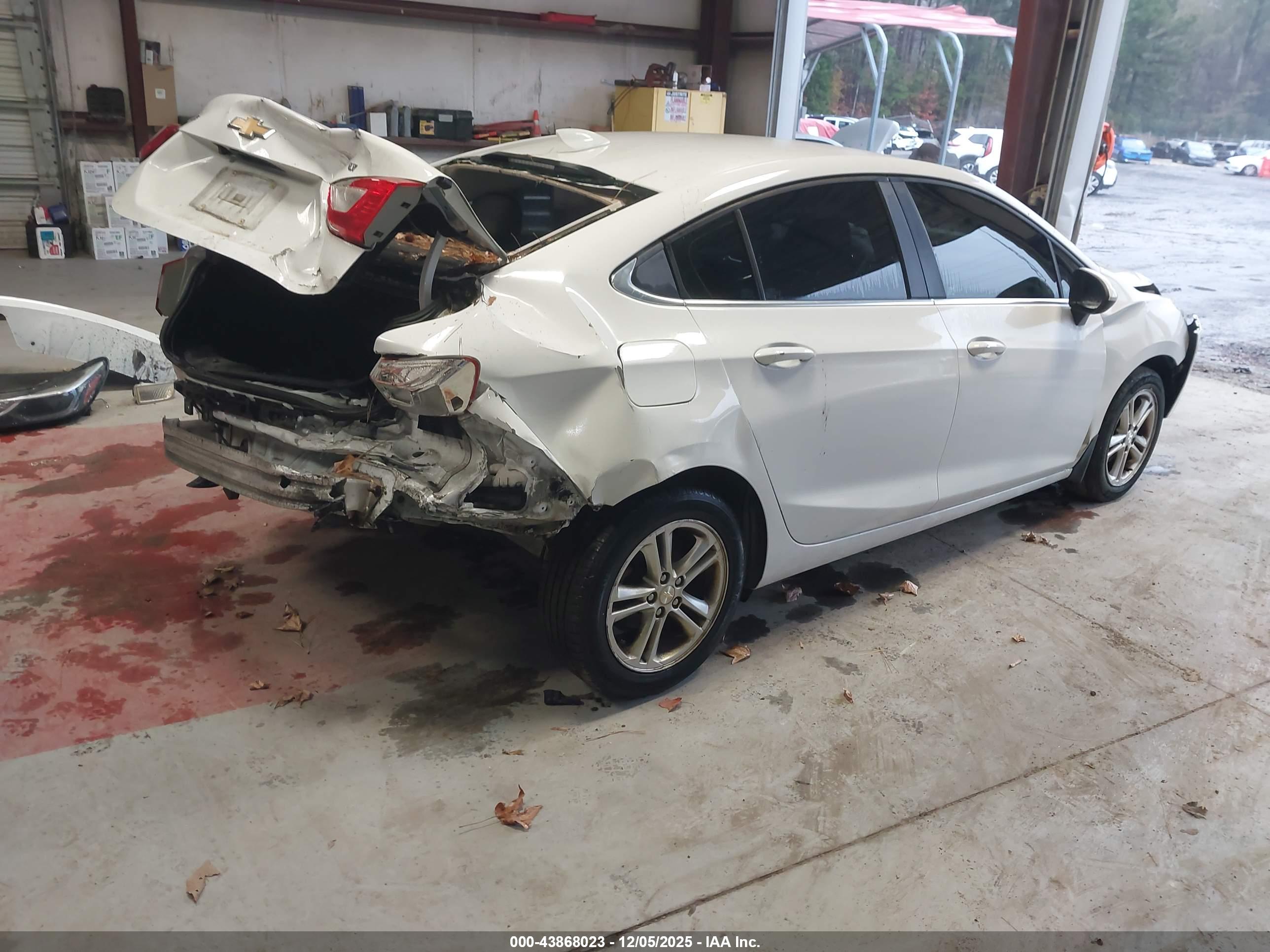 CHEVROLET CRUZE image 4