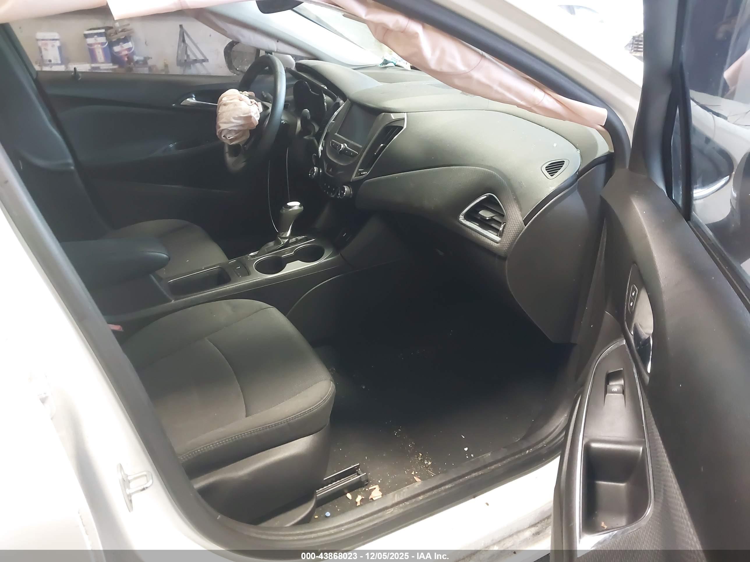 CHEVROLET CRUZE image 5