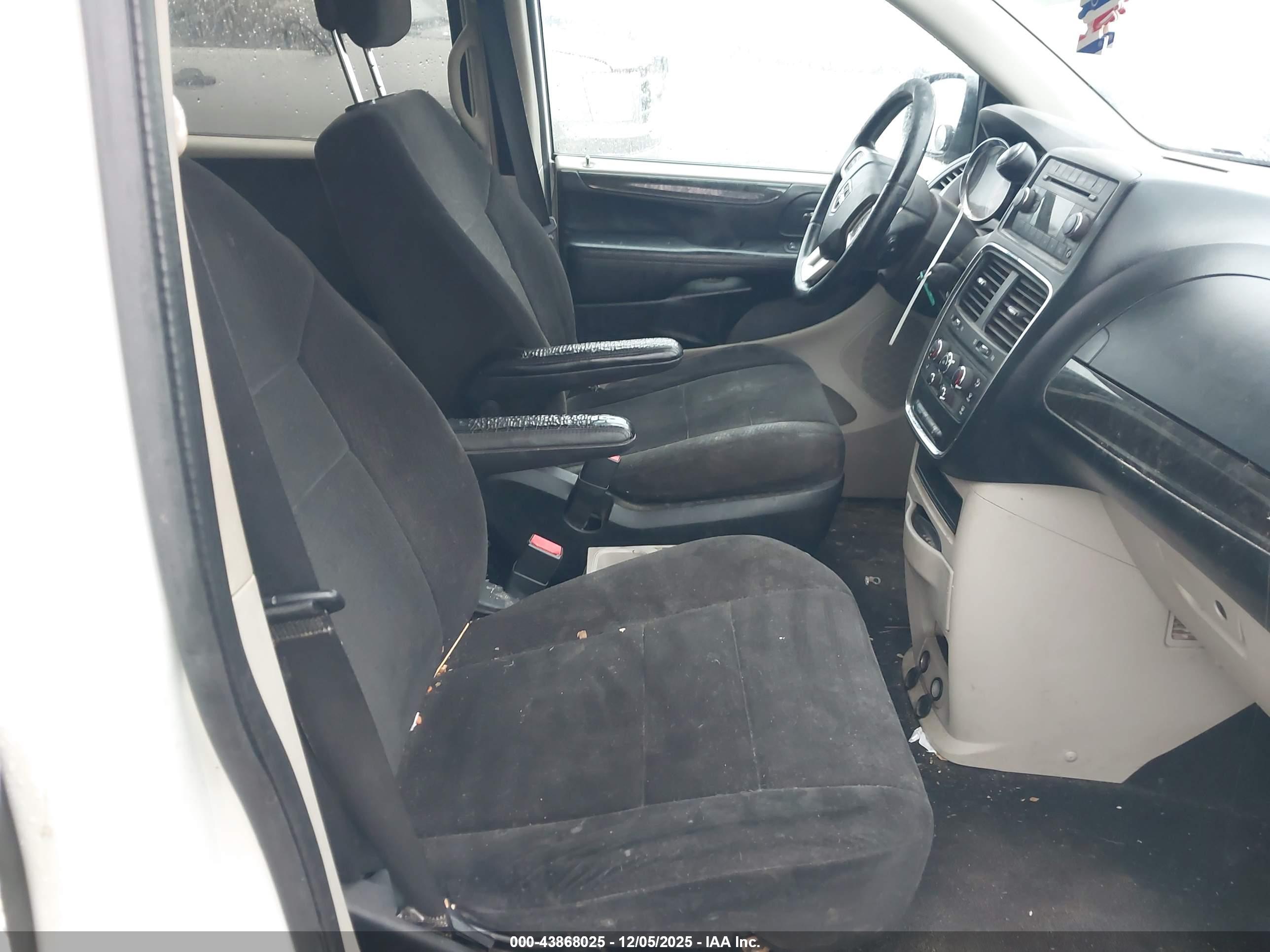 DODGE GRAND image 5