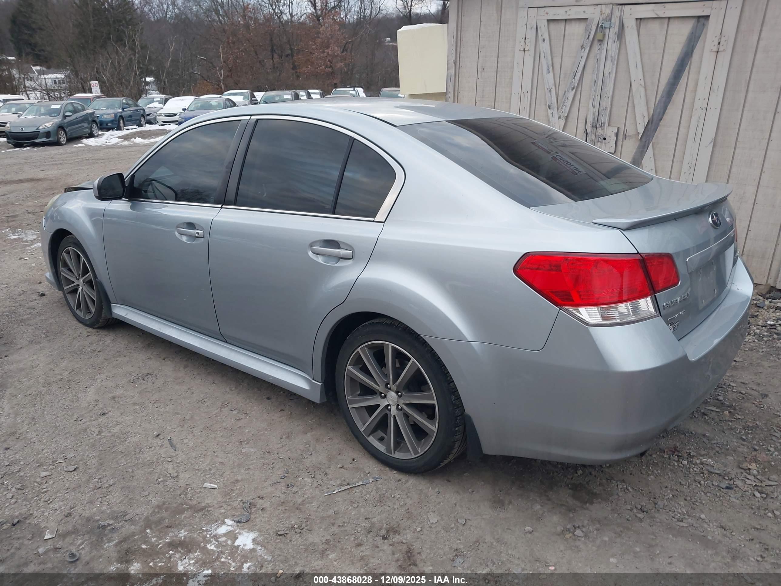SUBARU LEGACY image 3
