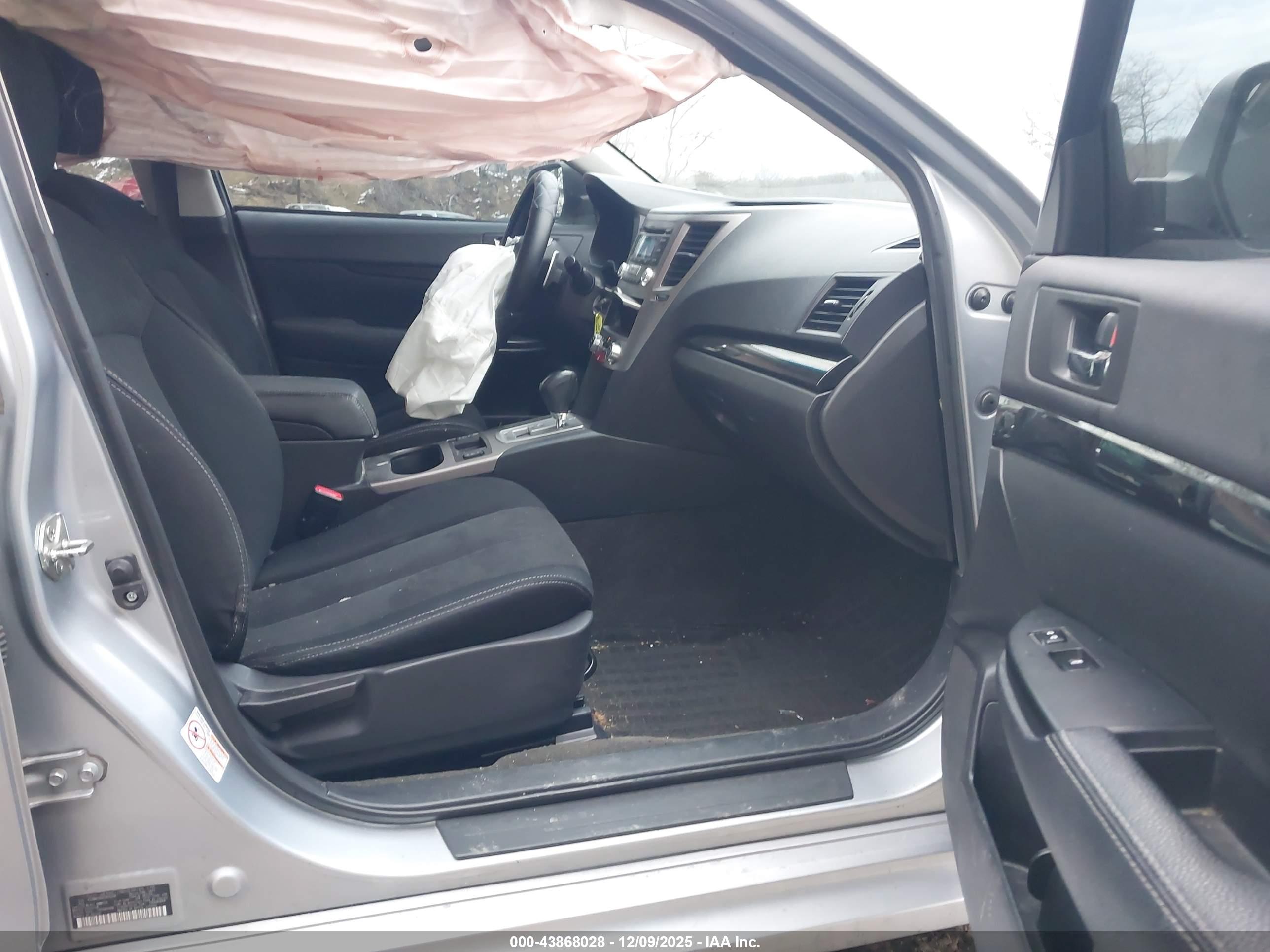 SUBARU LEGACY image 5