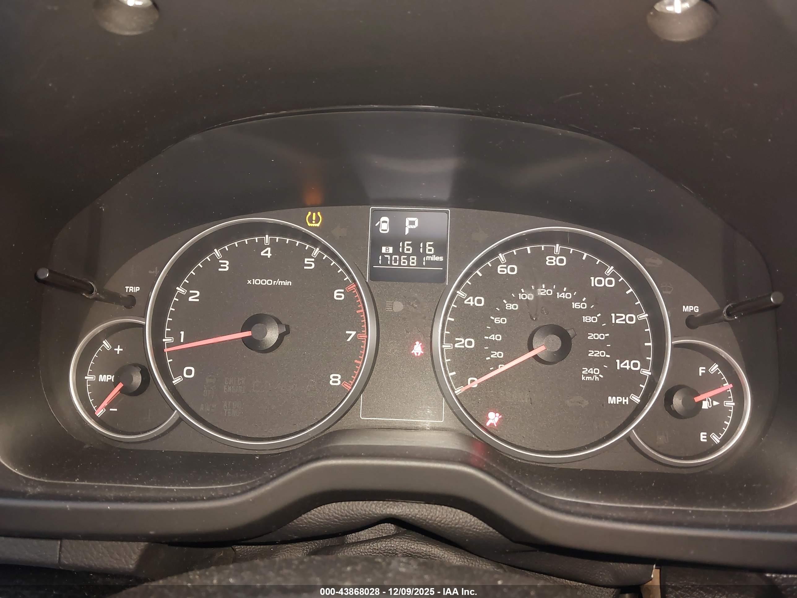 SUBARU LEGACY image 7